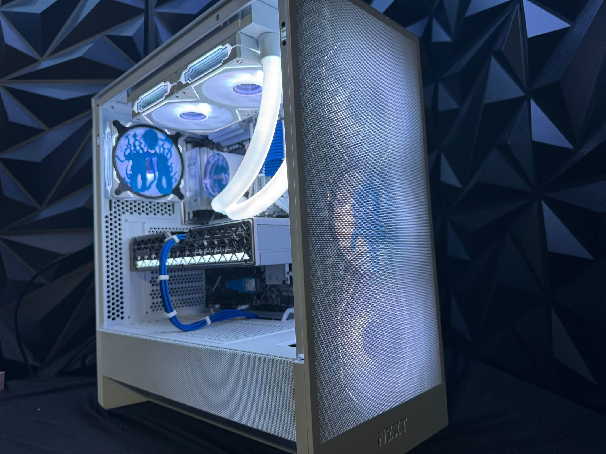 ⚔️ Jinwoo’s Legacy 🖤✨Ryzen 5 9600X| RX 9060 XT 16 GB | 32 GB DDR5| 2.5 TB NVMe