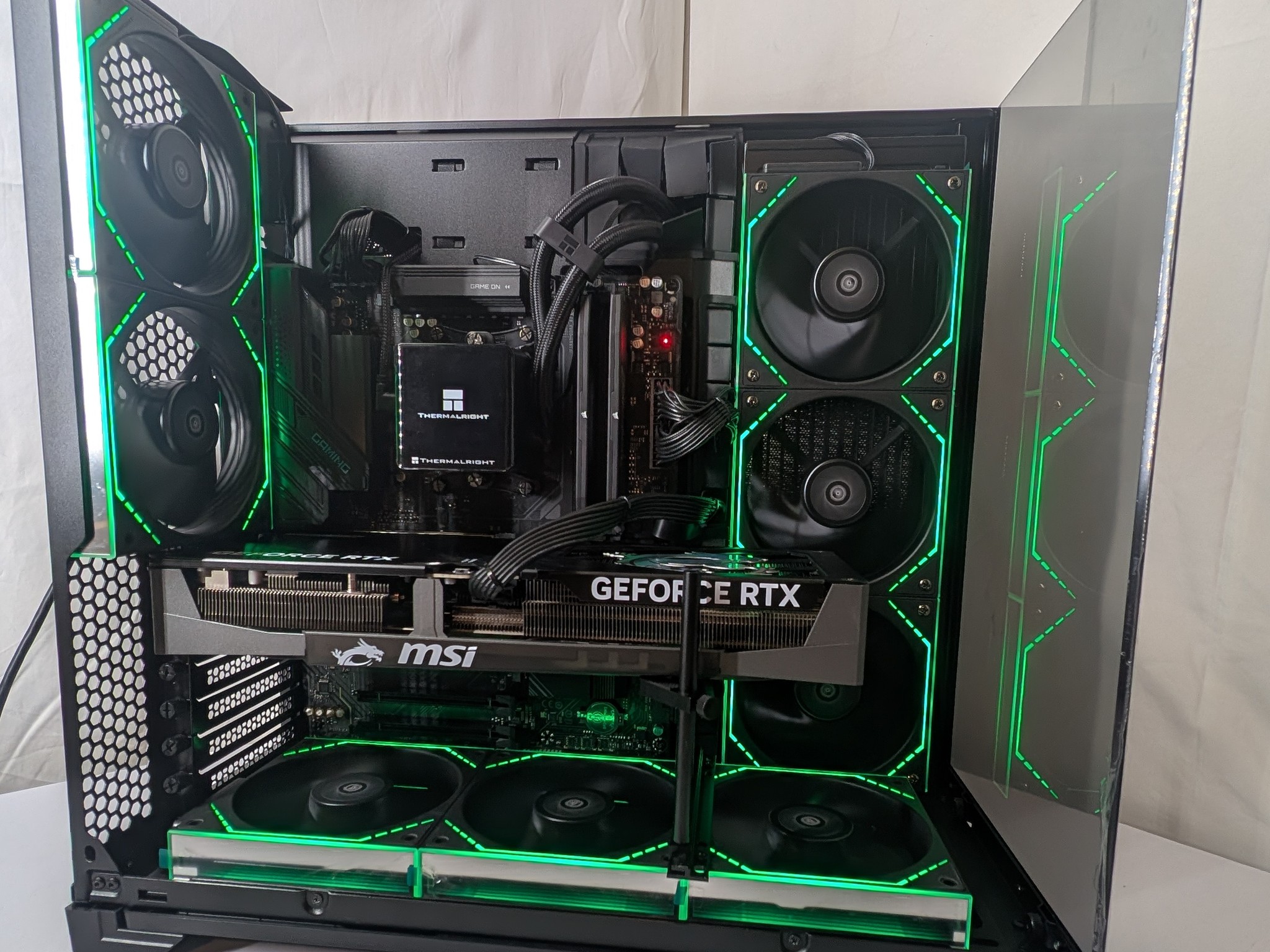 RTX 5080 | RYZEN 7 9800x3d | 64GB DDR5 | 2TB NVME | X870 MOTHERBOARD | lian li o11