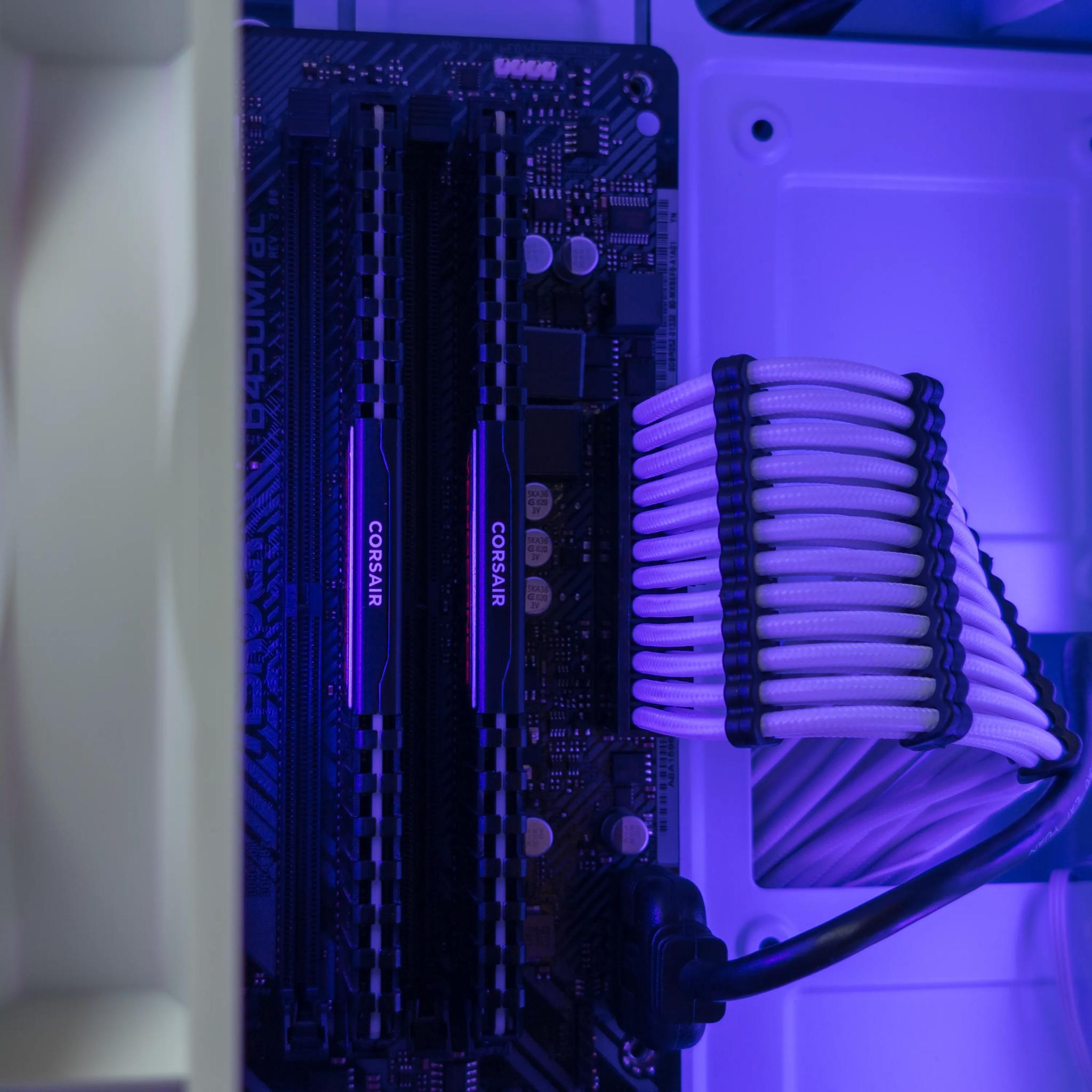 🤍🖤 RX 6700XT / Ryzen 5 5600 / 32GB Gaming PC 🖤🤍