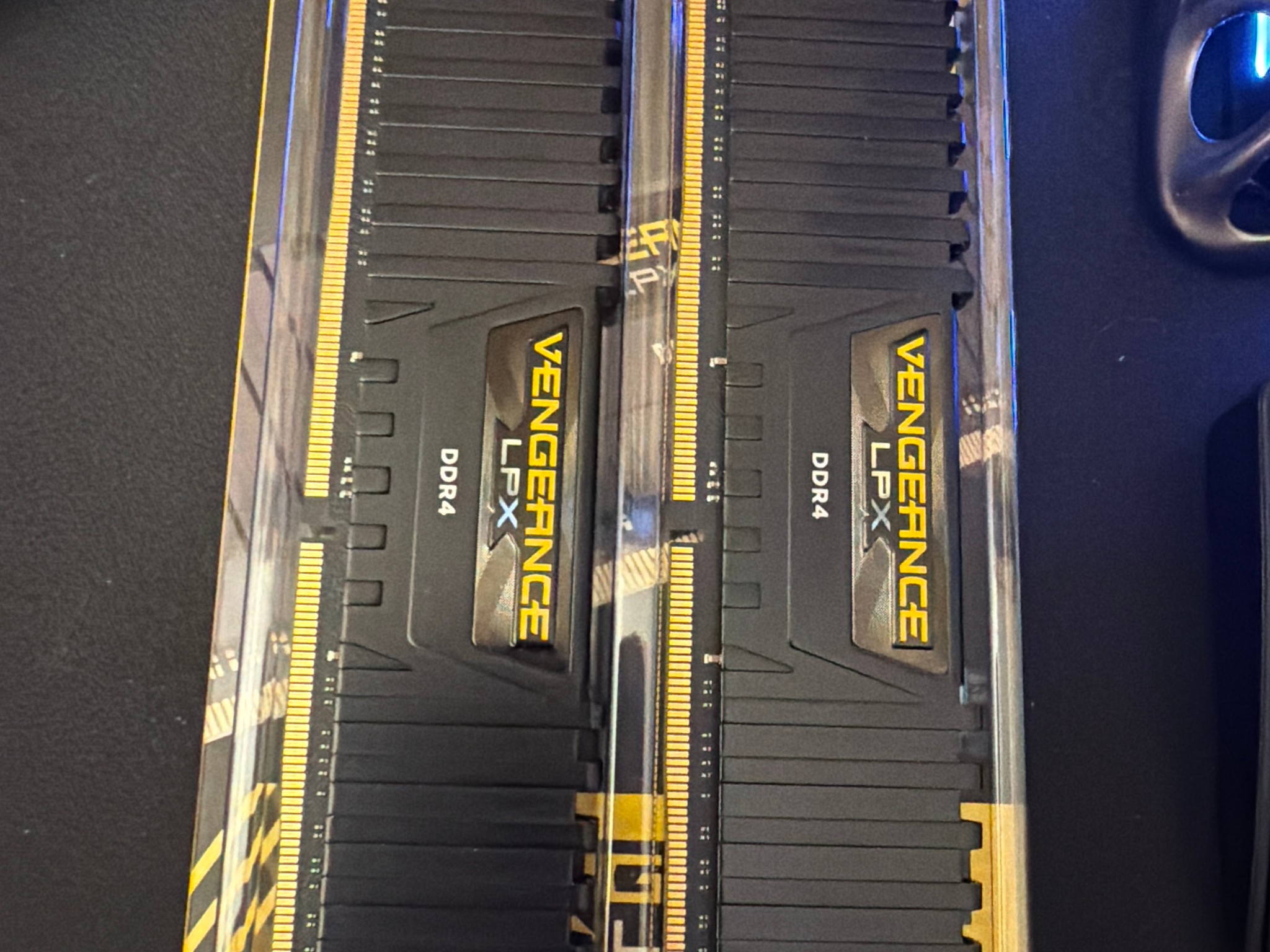 New 32GB DDR4 RAM Kit 16GBx2 Corsair Vengeance LPX