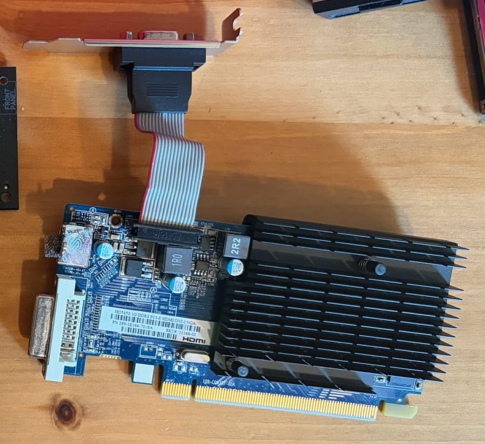 Sapphire Radeon HD 5450 | HD5450 1G DDR3 PCI-E HDMI/DVI-I/VGA | 1GB DDR3, 64-bit, PCIe 2.1 x16