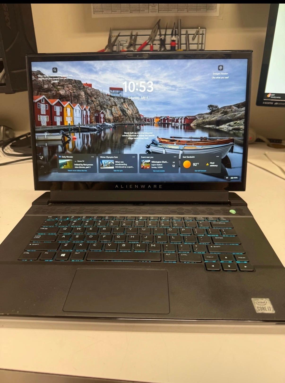 Dell Alienware M15 R3 Intel i7 10750H AMD RX 5500M 16GB RAM 512 GB NVME SSD