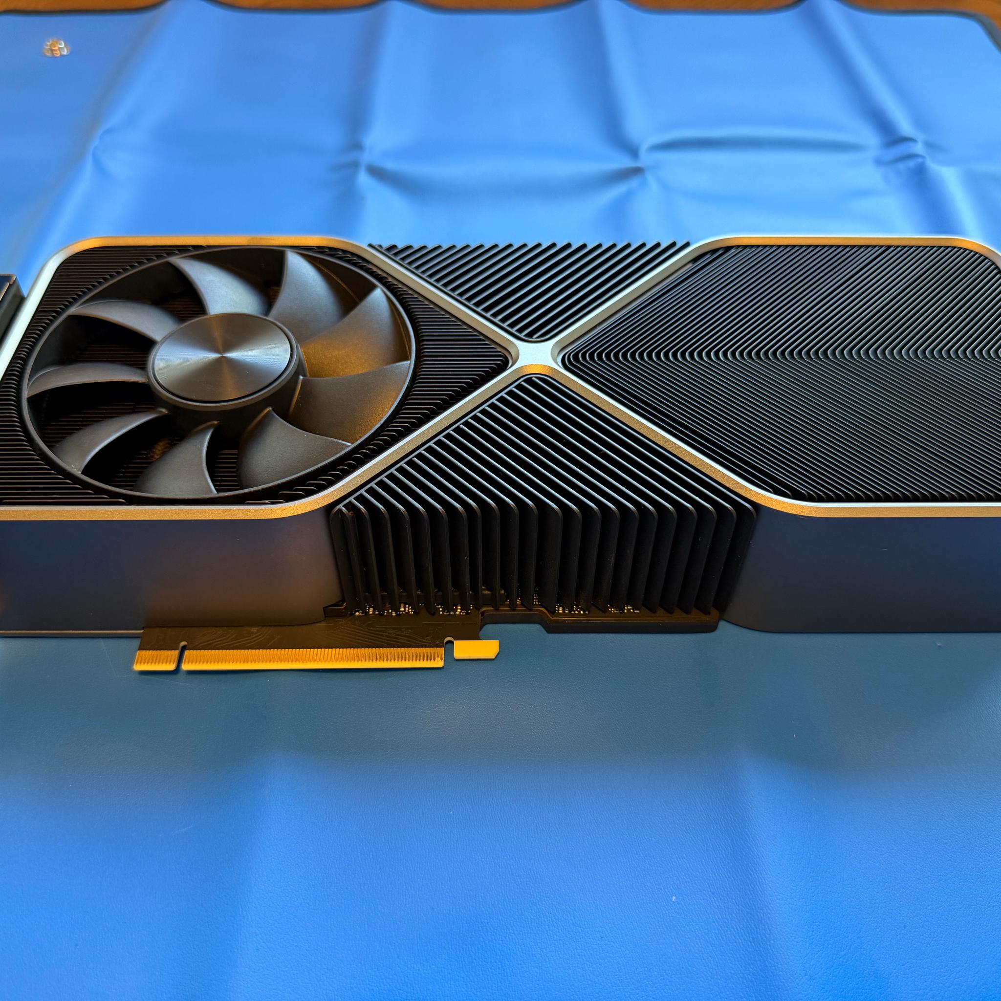 NVIDIA GeForce RTX 3090 Founders Edition – Excellent Condition – Original Owner