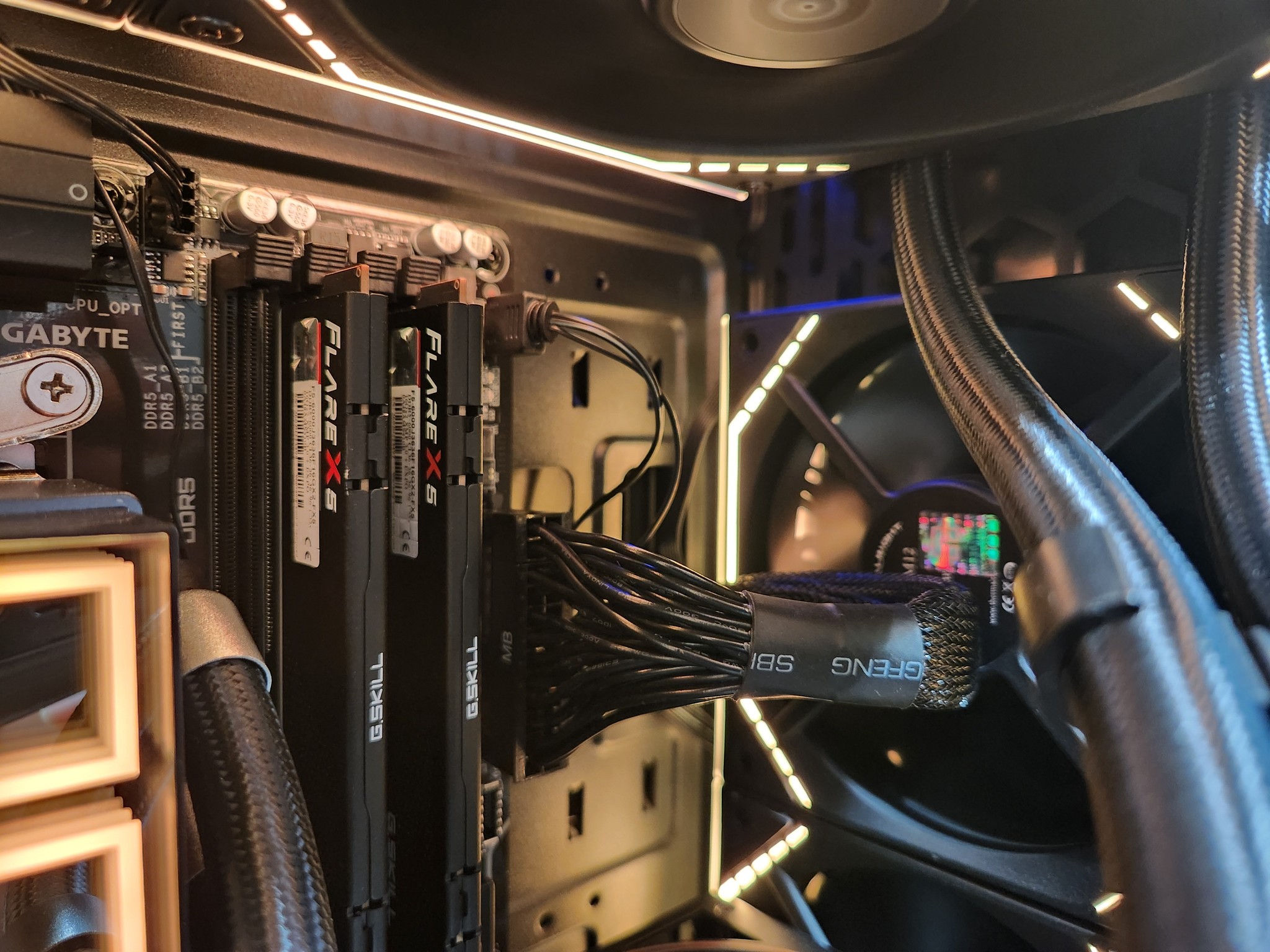 ✨AURUM✨ RTX 4070 TI SUPER 16GB | RYZEN 7 7800X3D | 32GB DDR5 6000MTs | 2 TB NVME | 750W | WIFI & BT