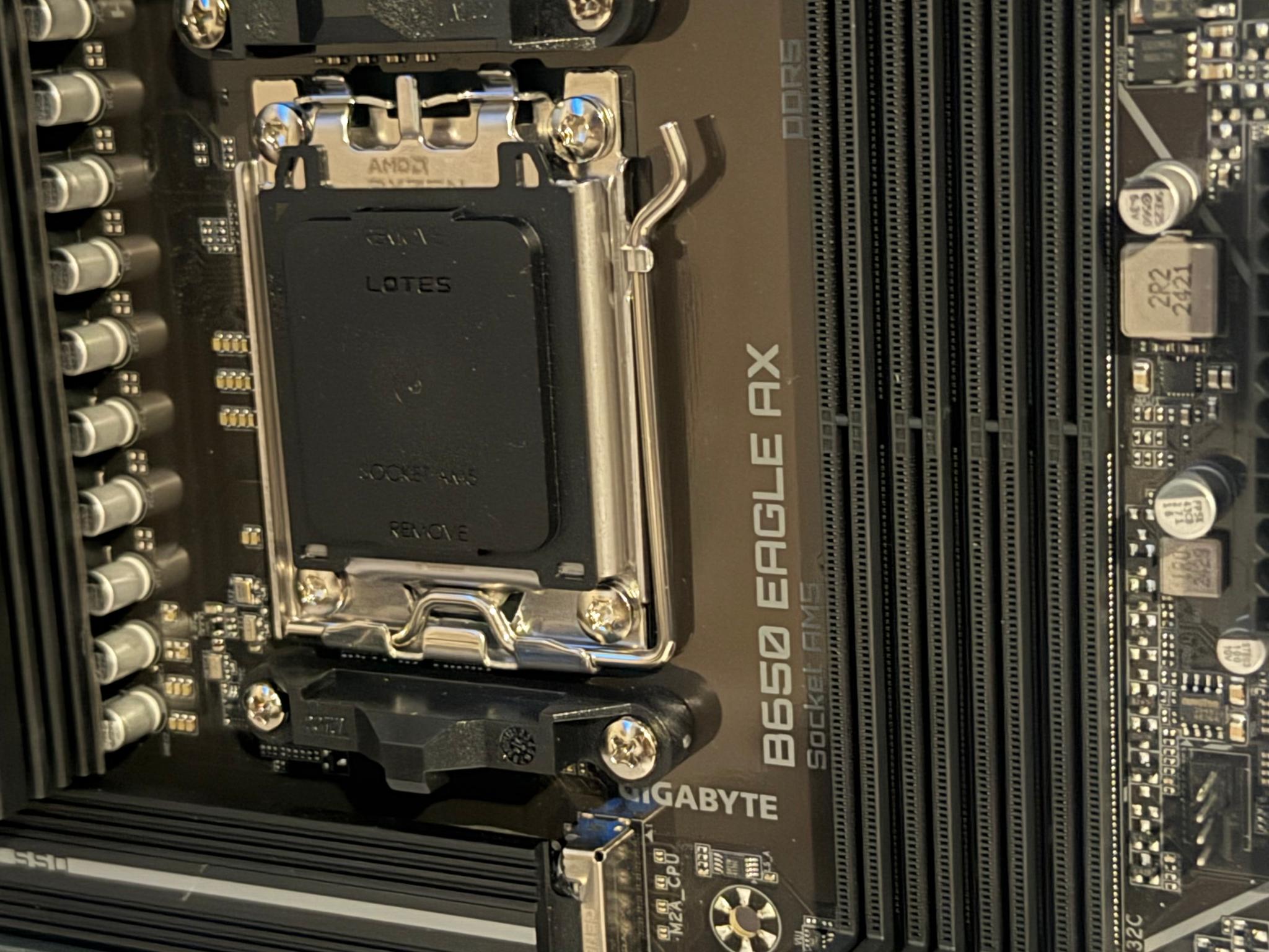 GIGABYTE B650 Eagle AX