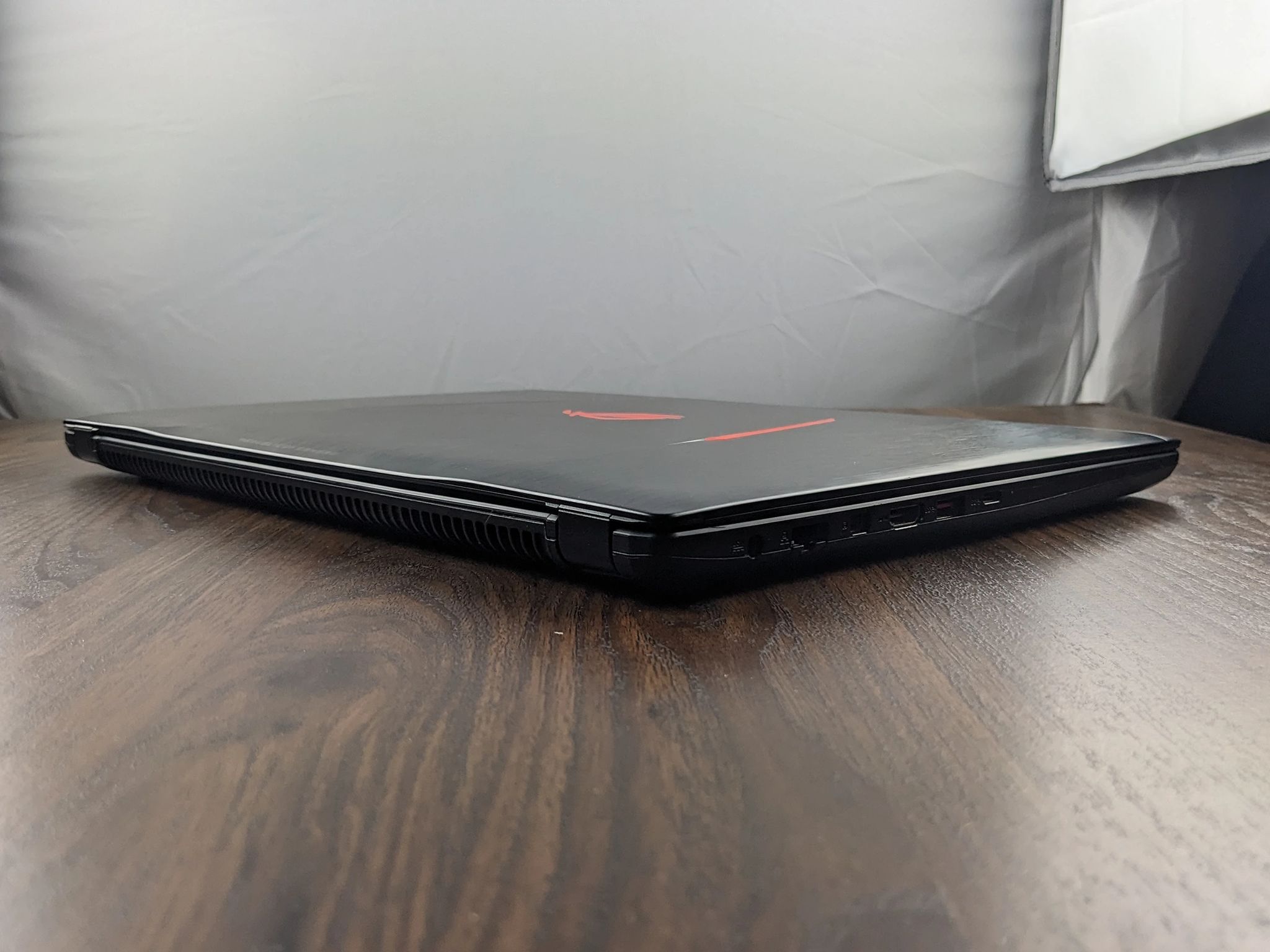 ASUS Gaming 15.6" GTX 1060, i7-7700HQ, 16GB 2400mhz, 1TB NVMe. Gaming Laptop