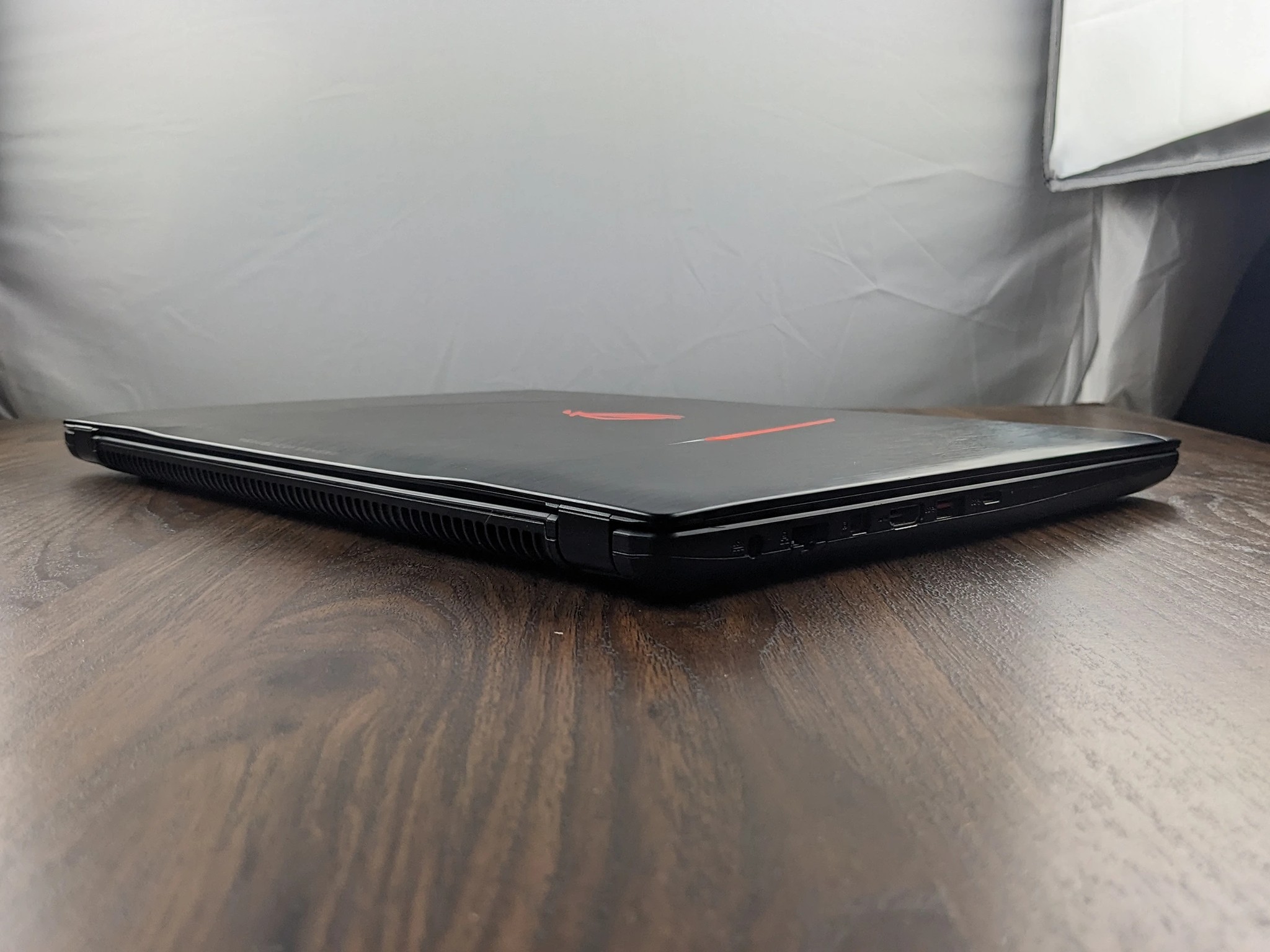 ASUS Gaming 15.6" GTX 1060, i7-7700HQ, 16GB 2400mhz, 1TB NVMe. Gaming Laptop