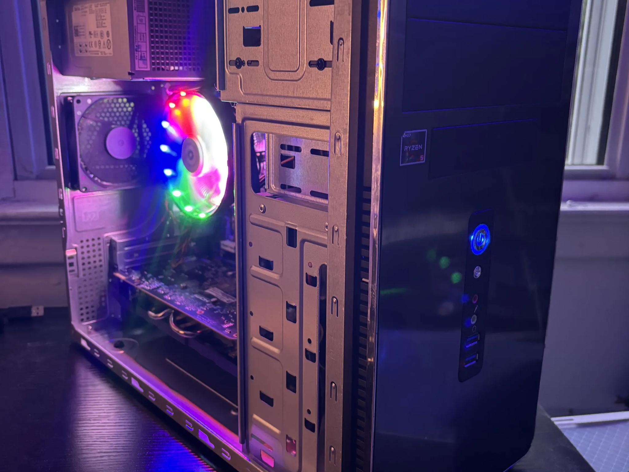 GAMING PC QUAD CORE 7GB RADEON R7 370 RGB Lighting RGB Fans Comnputer