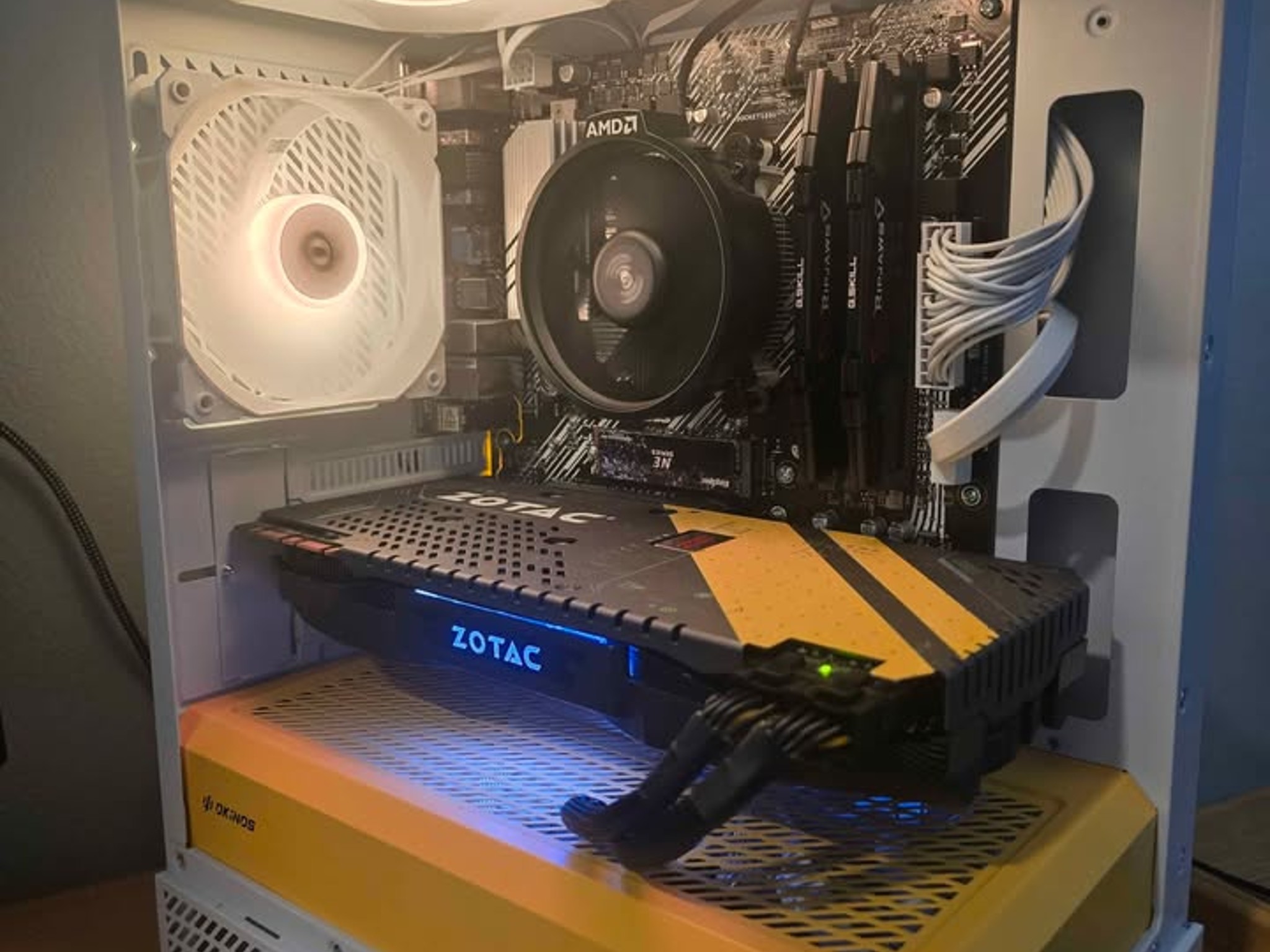 Custom Gaming PC Build "Charlie Brown"