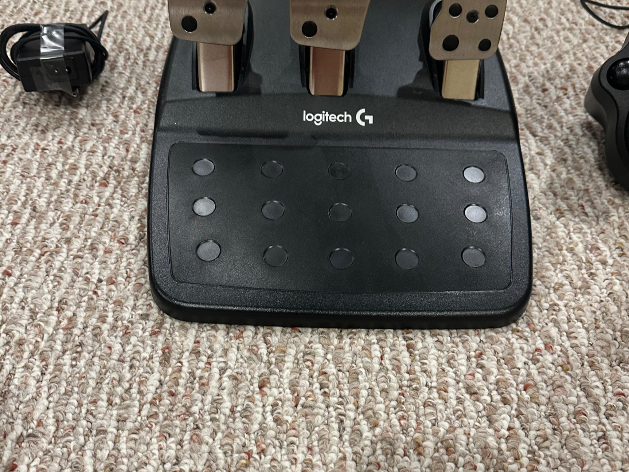 Logitech G920 Driving Force Racing Wheel with Shifter Excellent Condition