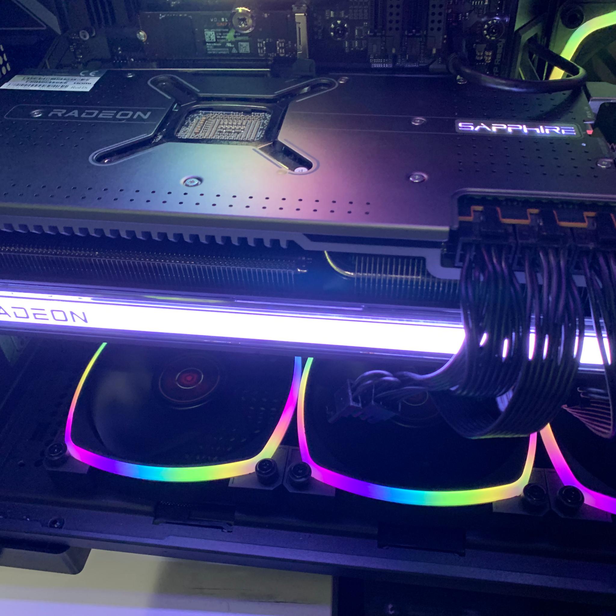 RX 7900XTX: Open Box Saphire Nitro+