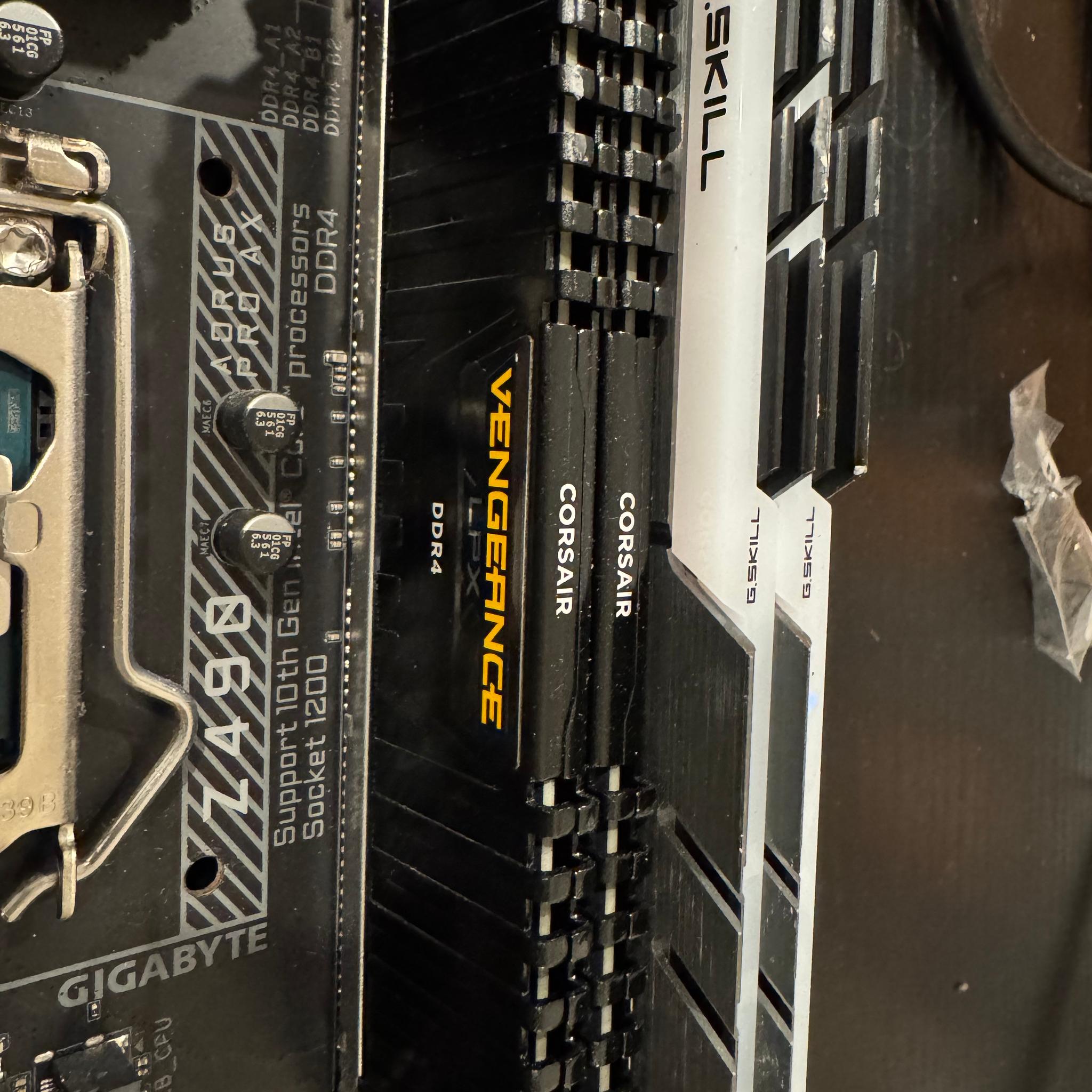 Gigabyte Z490 Aorus Pro AX (Wi-Fi 6) + Intel Core i5-10400 Combo + Optional 32GB RAM