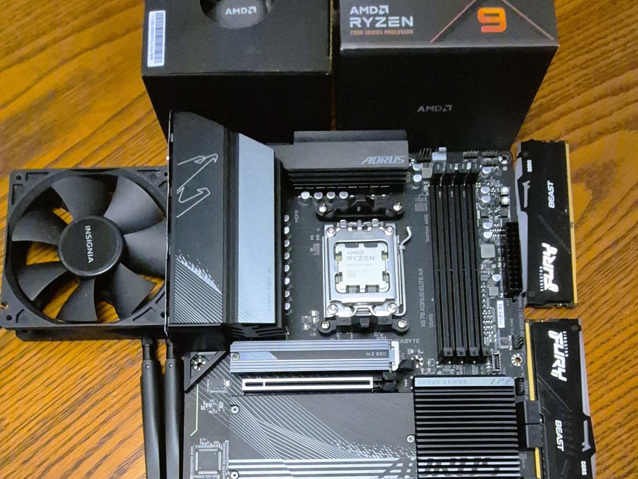 Bundle GIGABYTE X670 AORUS Elite AX AM5 AMD X670 DDR5 Motherboard; Ryzen 9 7950x CPU, 32GB DDR5 RAM