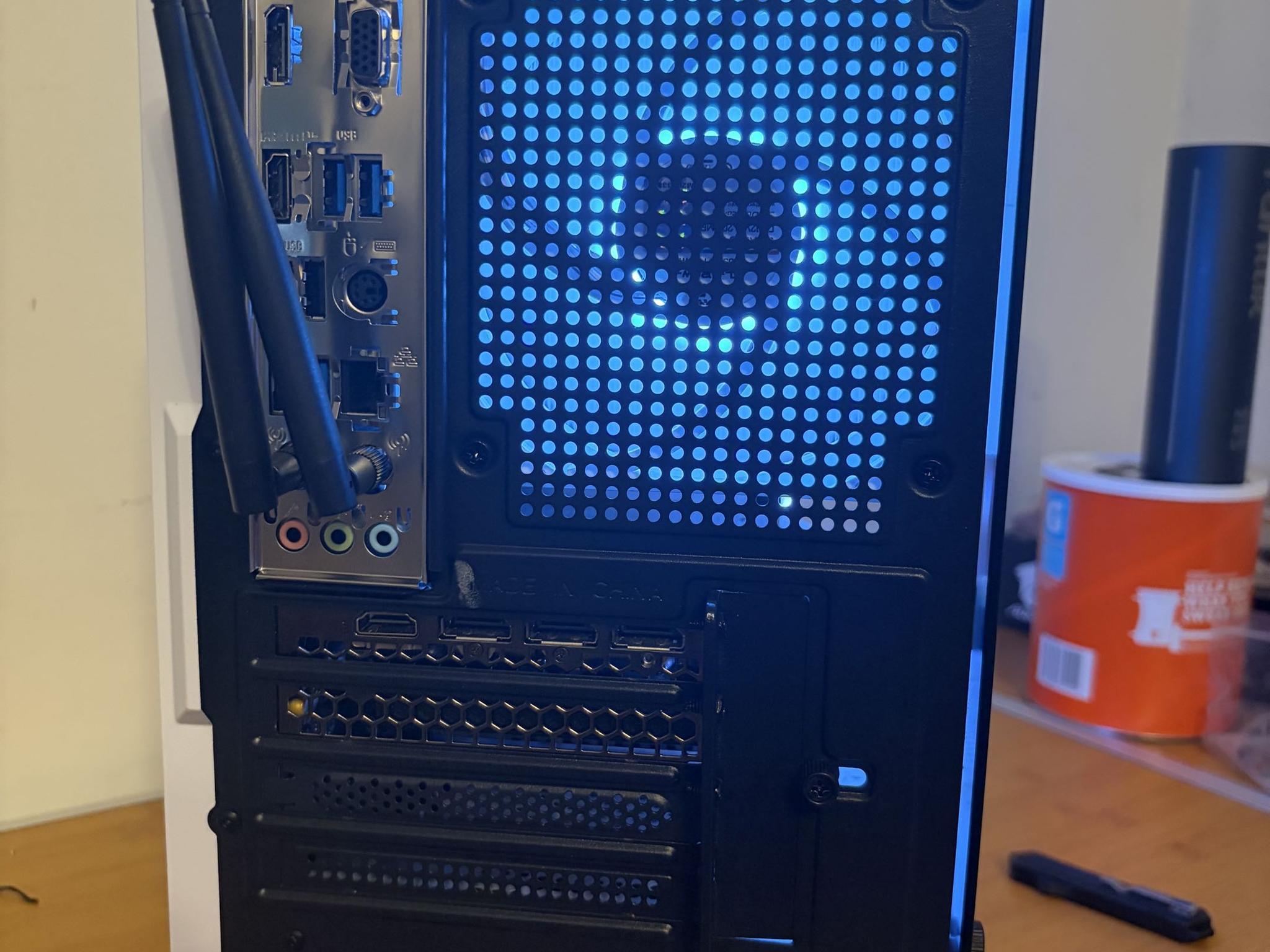 🤍⚫ White & Black Gaming PC | RTX 3060 Ti | Ryzen 5 5500 | 16GB DDR4 3200 CL16 ⚫🤍