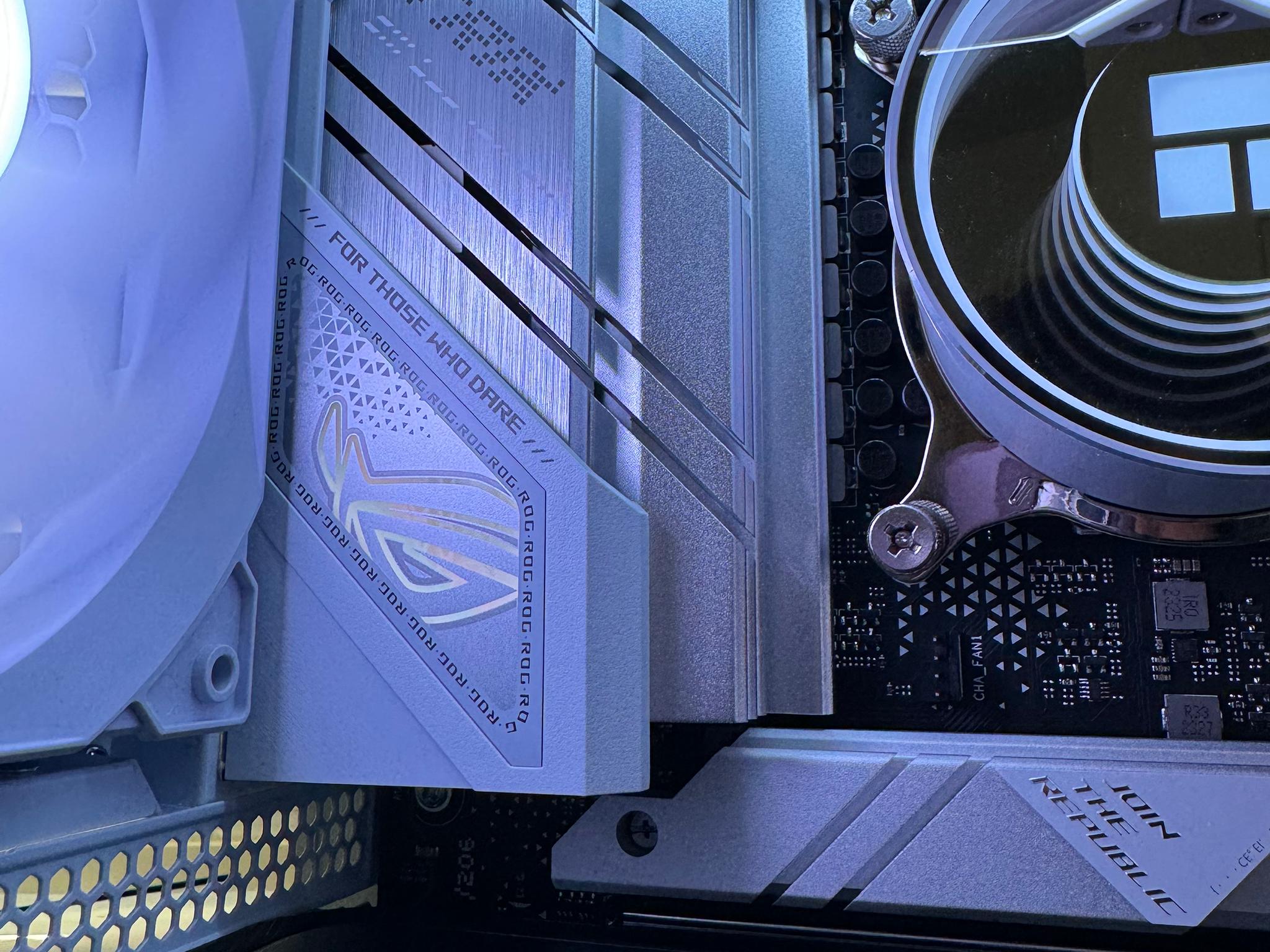 RTX 4080 SUPER | Intel i7 14700F | 32GB DDR5 | ❄️ Snow Storm ❄️| FRESHLY BUILT