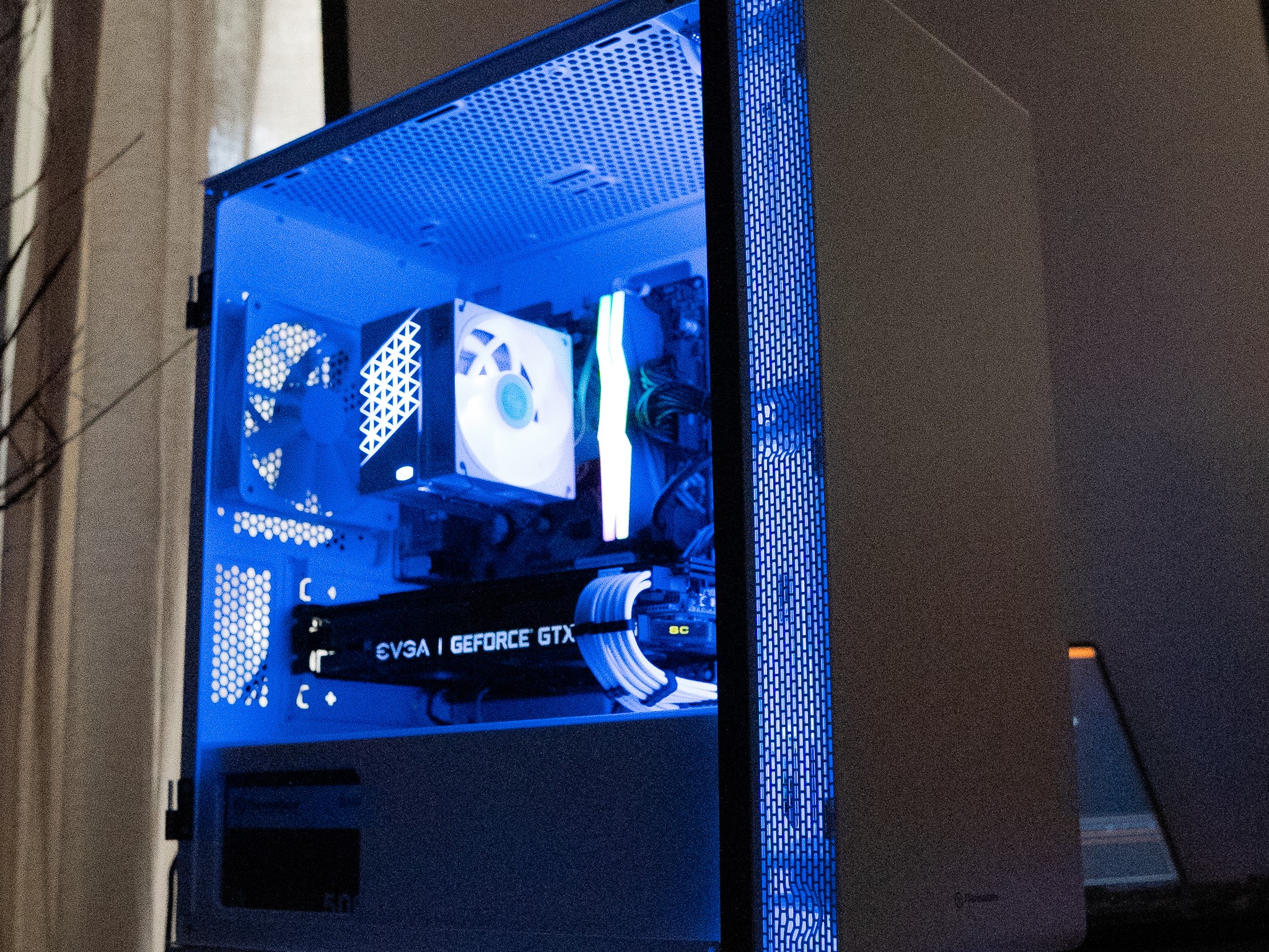 🌪️🟣 | EVGA GTX 1080Ti 11GB | RYZEN 7 3700X | 16GB DDR4 RAM | 1TB SSD | Violet Vortex