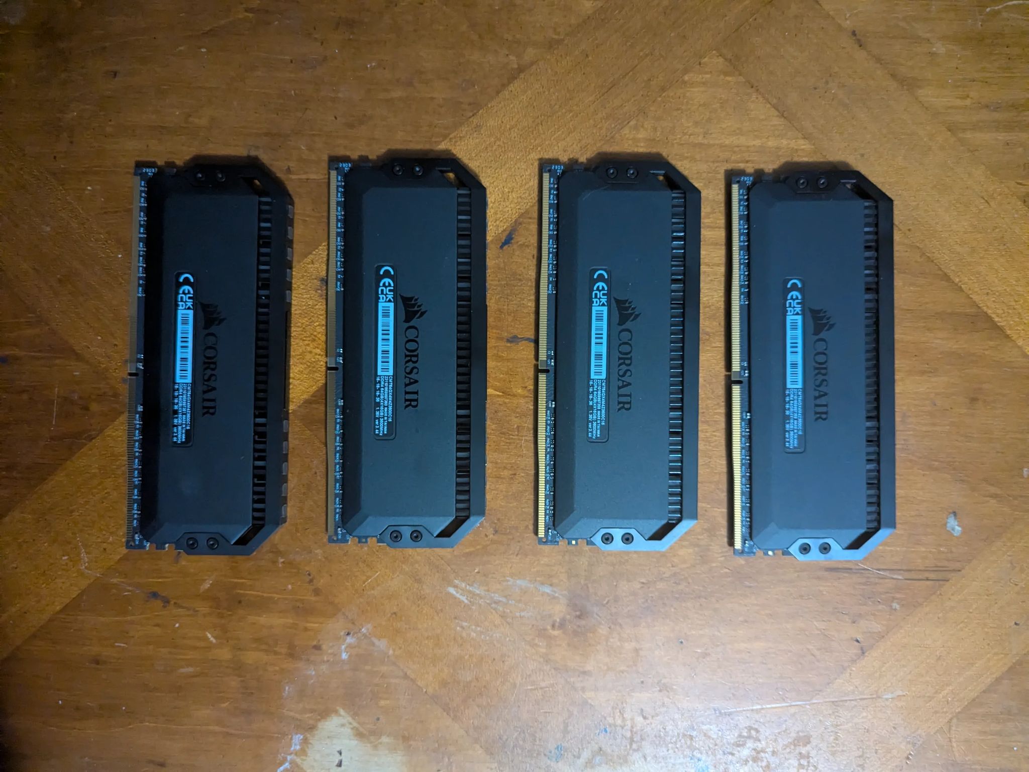 CORSAIR Dominator Platinum RGB 64GB (4x16GB) DDR4 3600MHz CL16