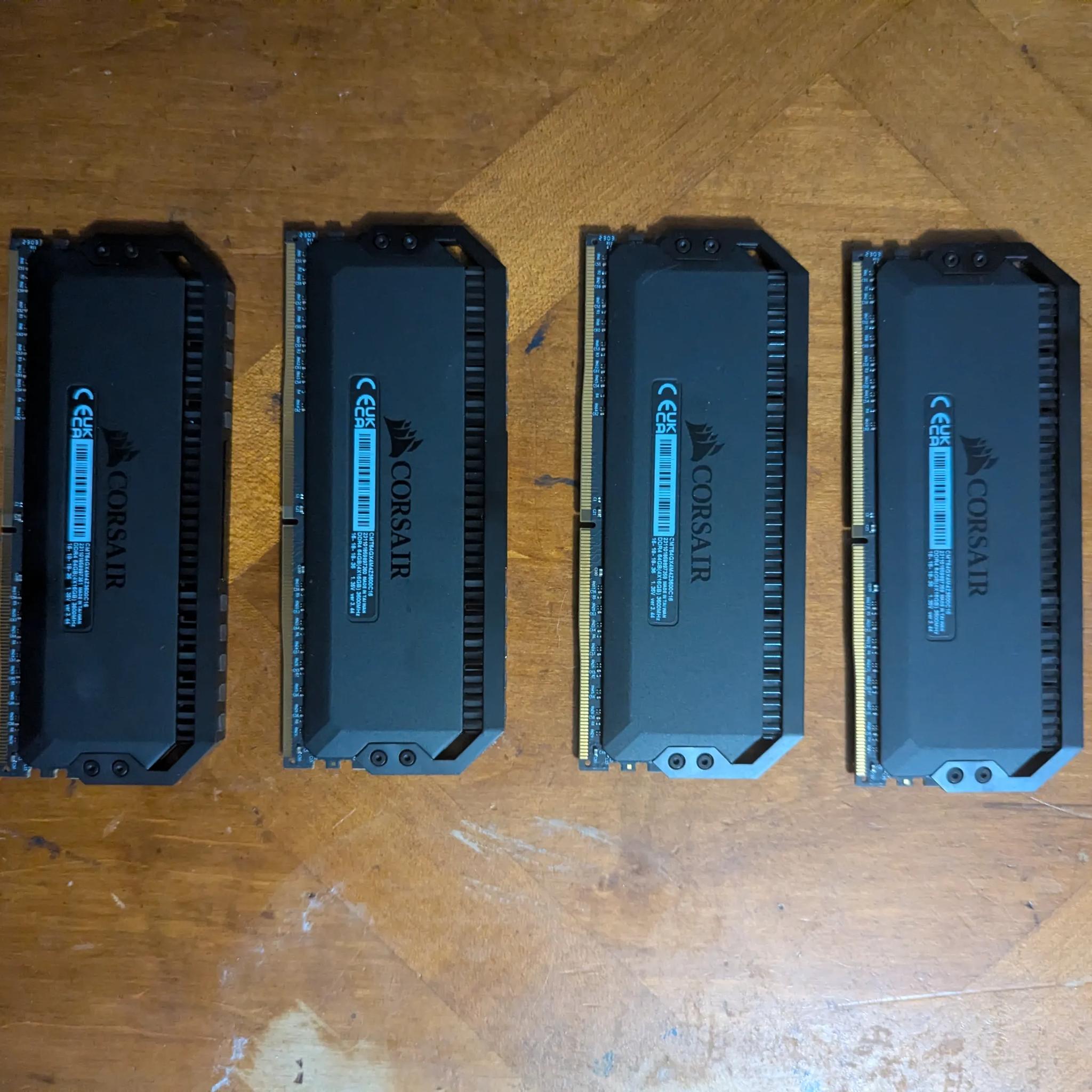 CORSAIR Dominator Platinum RGB 64GB (4x16GB) DDR4 3600MHz CL16