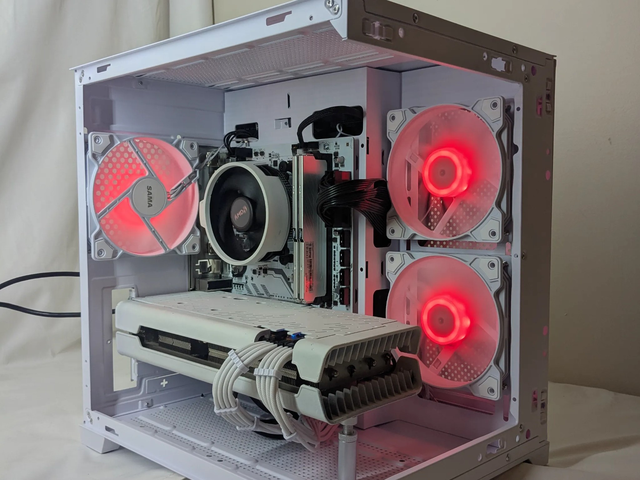 Ryzen 7 | RX 5700 | 16 GB RAM | Windows 11 home
