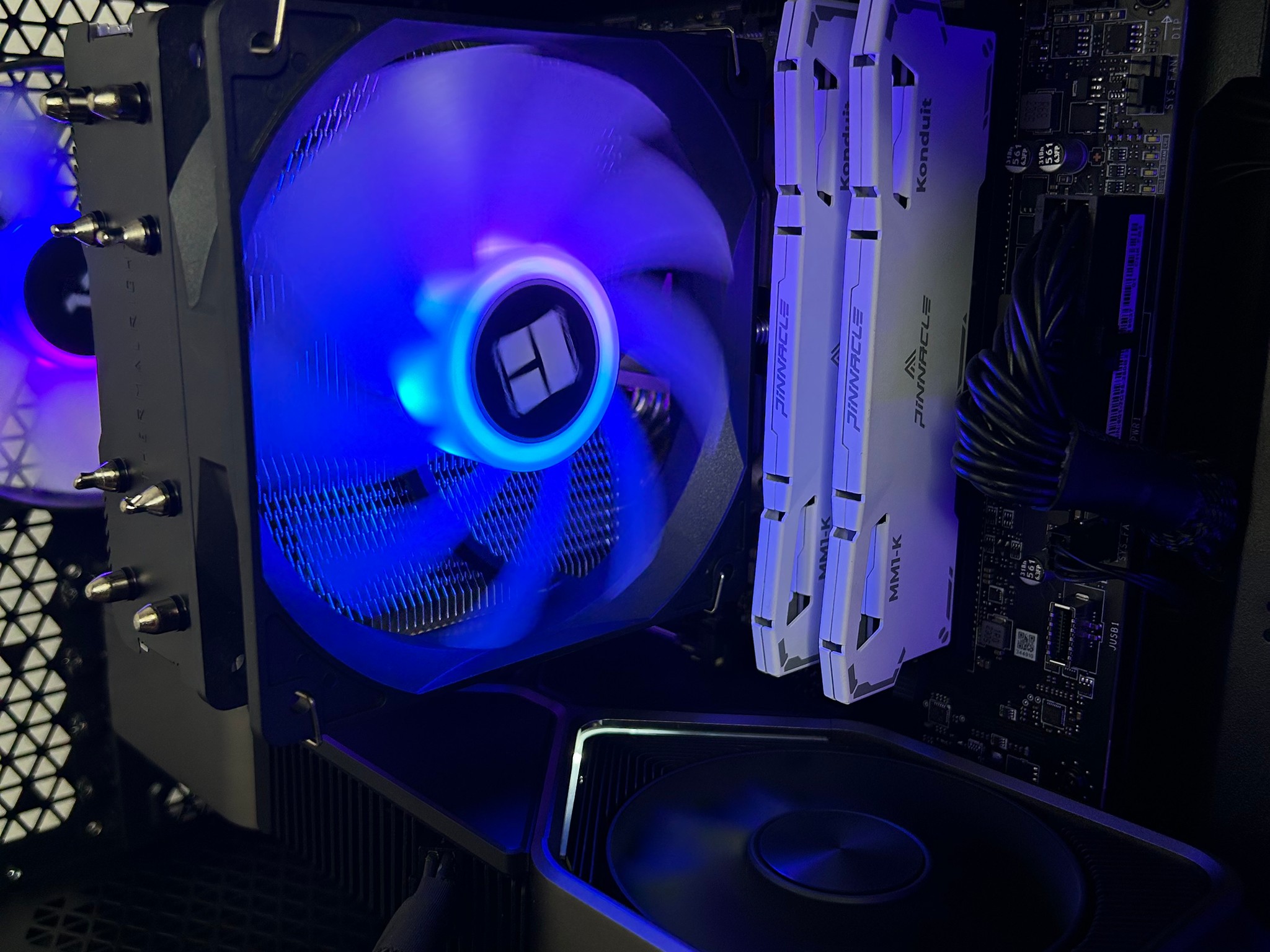 RTX 3080 | Ryzen 7 5700X | 32GB 3600MHz | 1TB NVME |