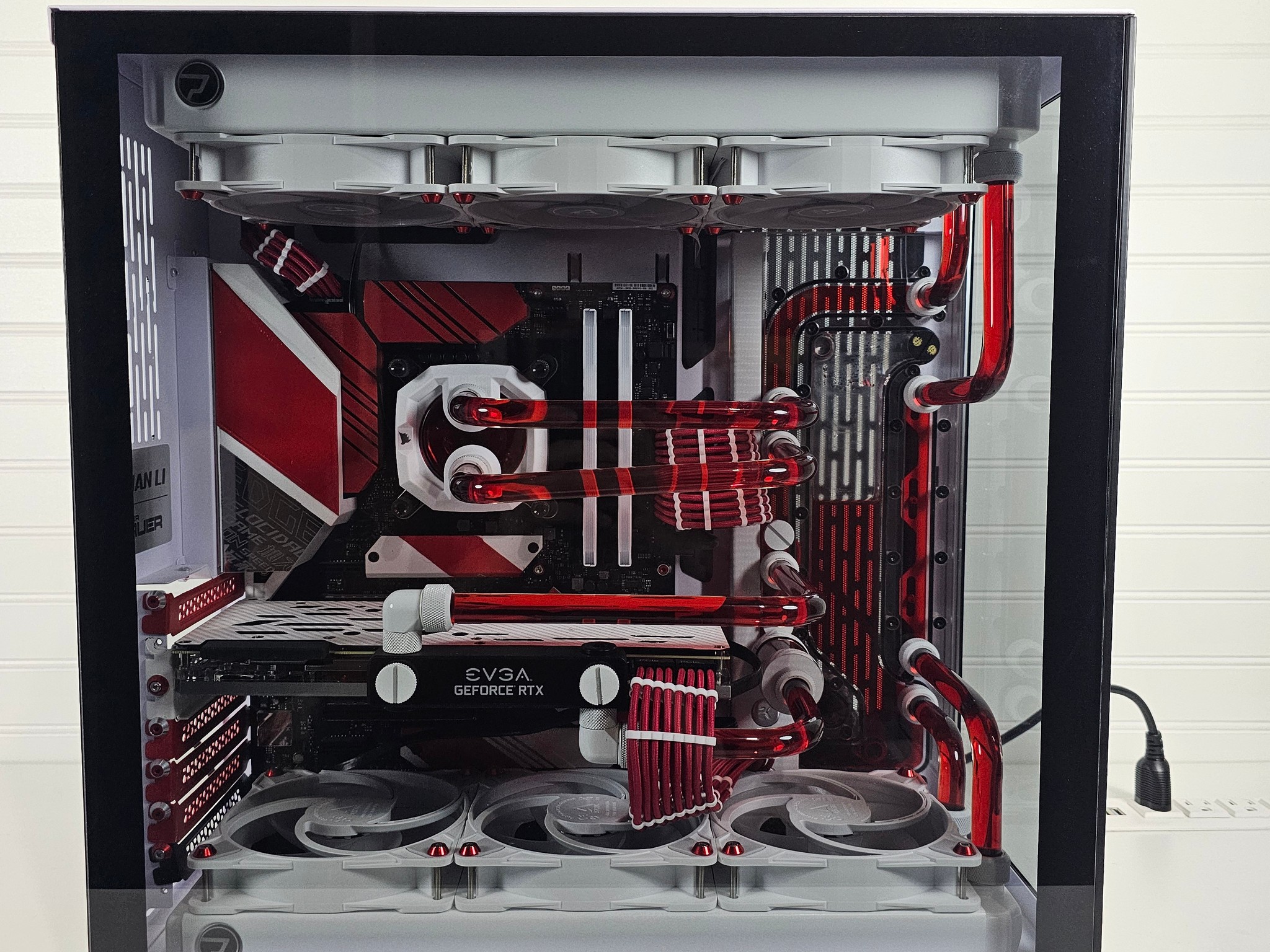 Intel 9600k, RTX 2080Ti 11GB, 32GB Ram Water Cooled Gaming PC