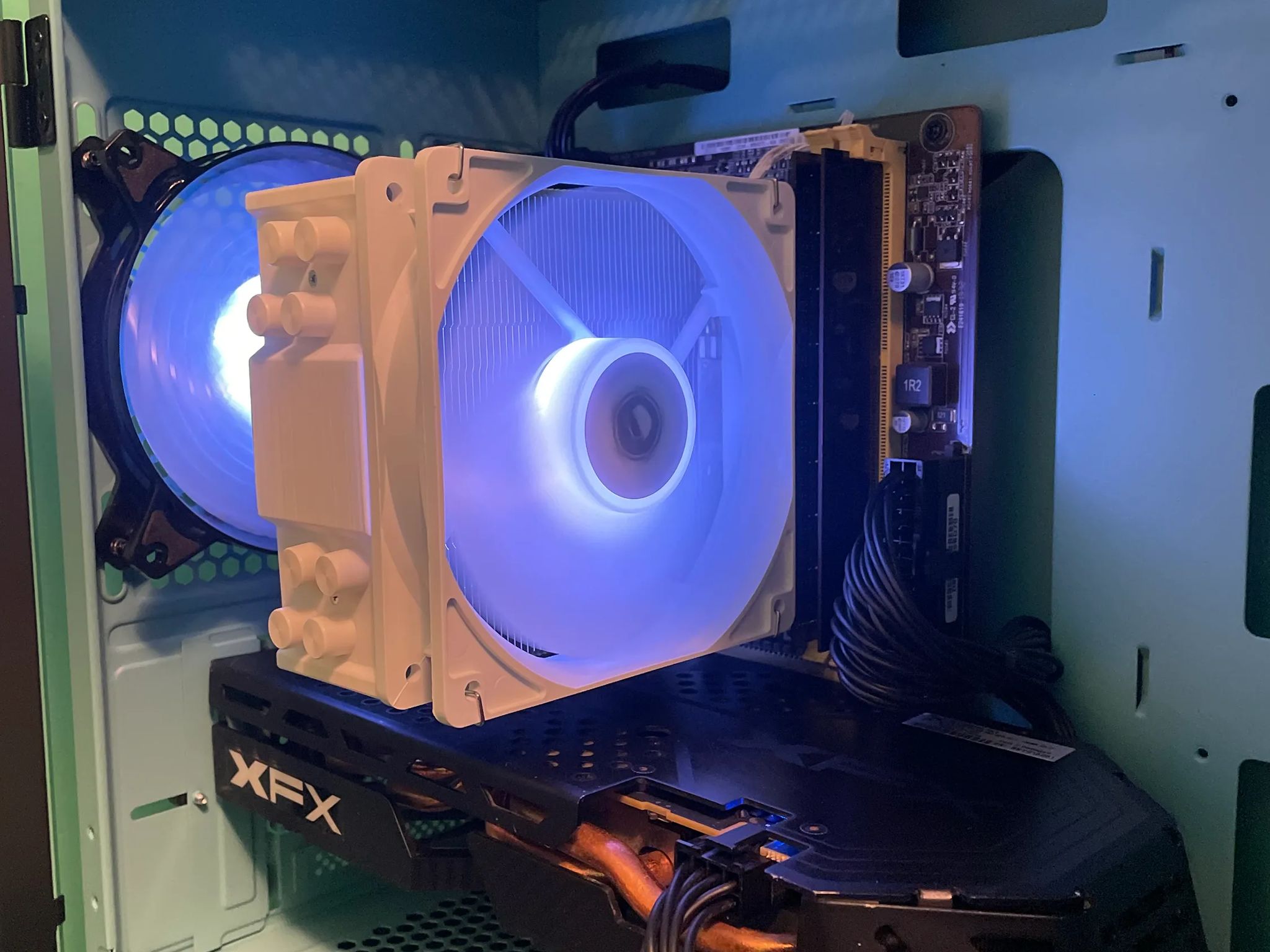 BLUE Glass Gaming PC | Intel i5 / Amd RX580 / 8GB / 600GB Win 10 Pro WiFi