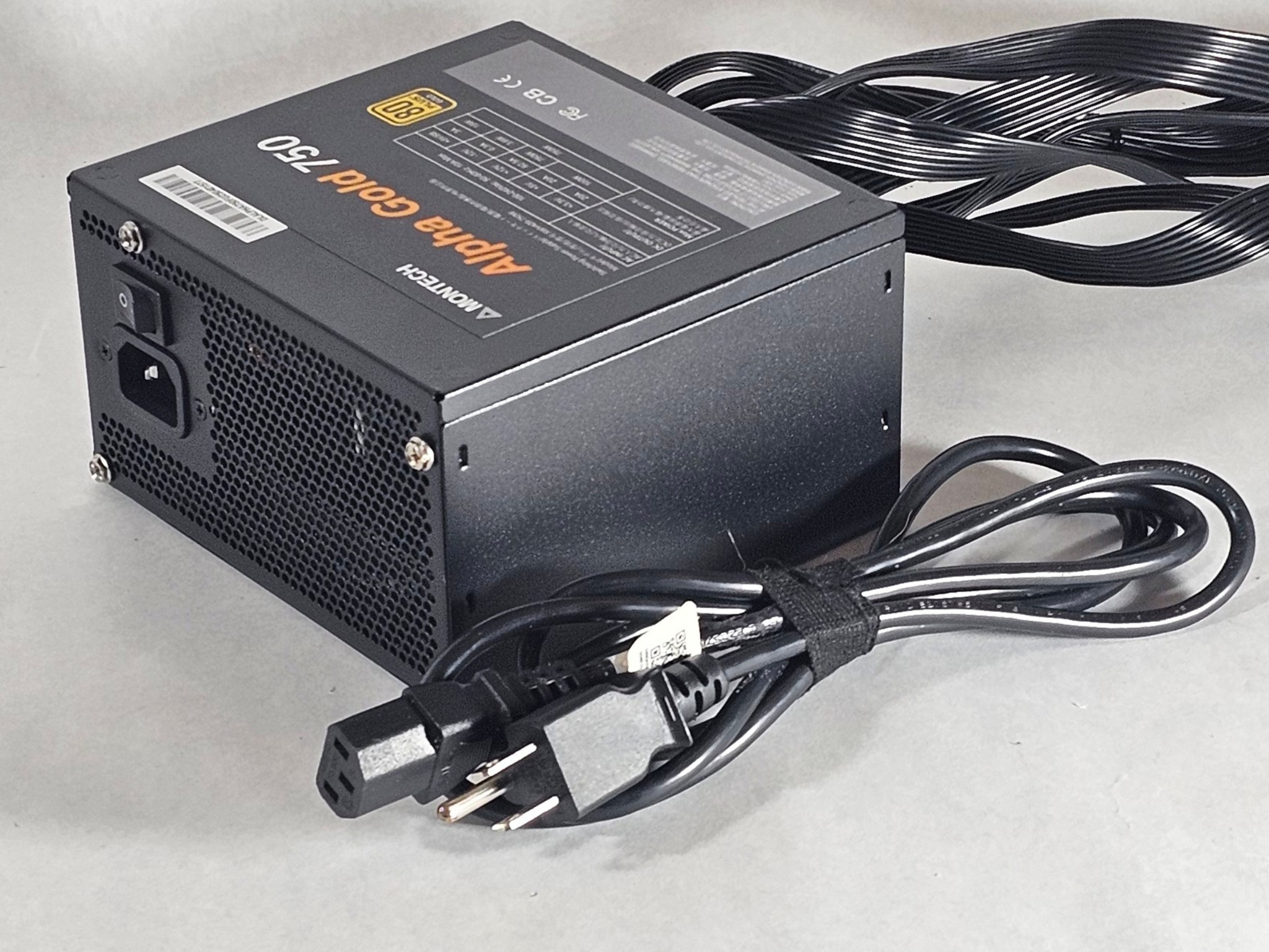 750 Watt PSU Montech Alpha Gold 750W Power Supply