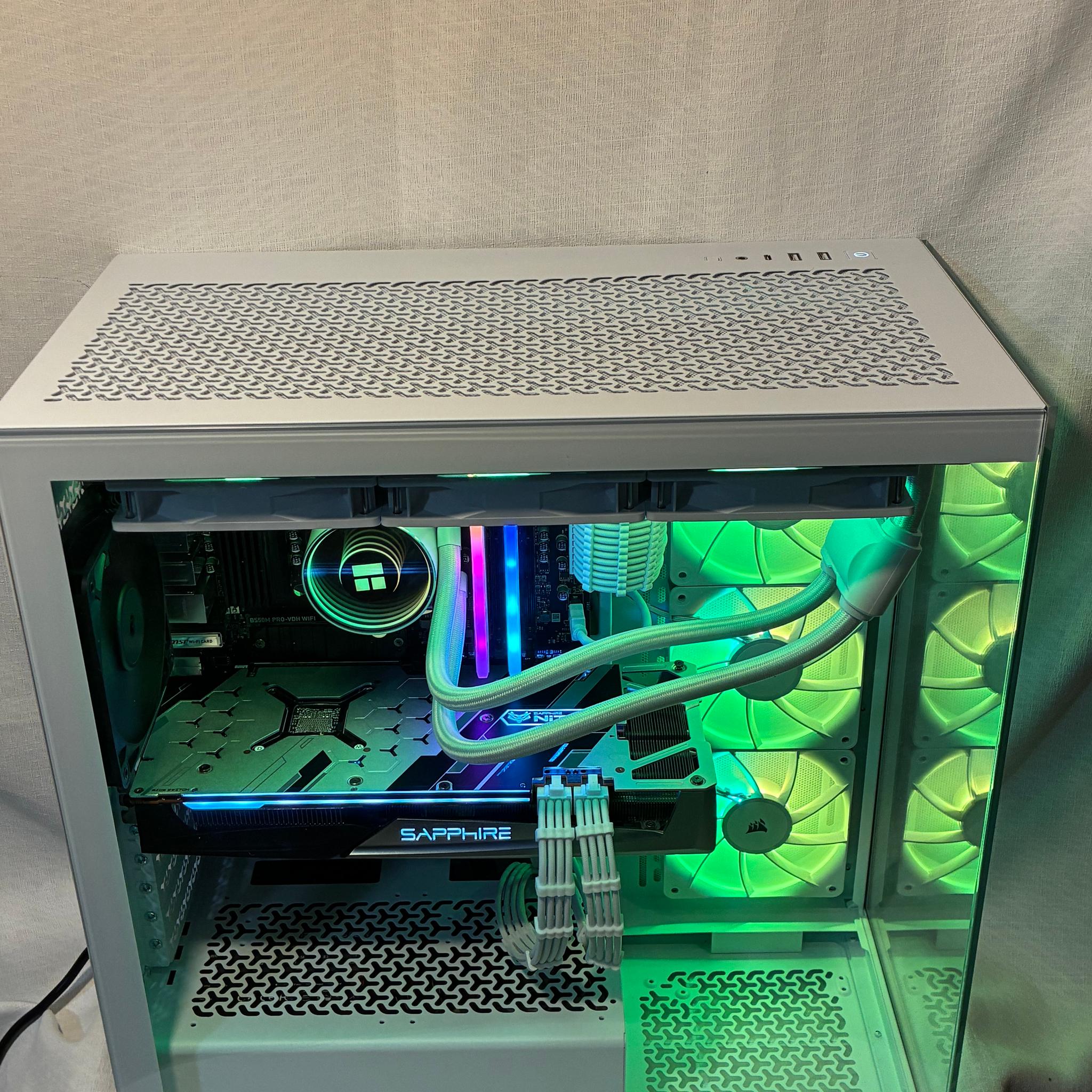 Pre-built All White Gaming PC Ryzen 5 4500 - Radeon 5700 XT NITRO+ 8GB