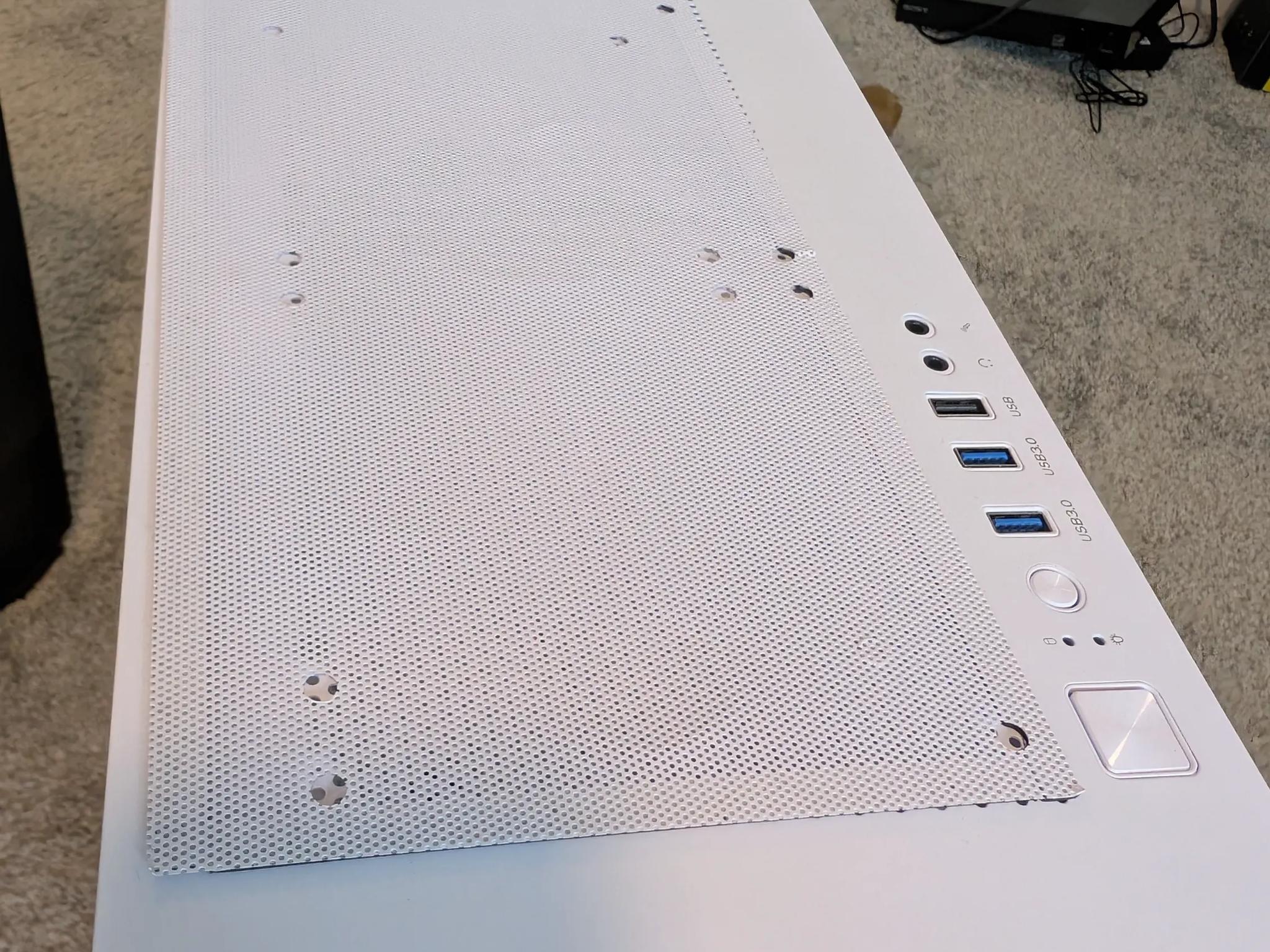Montech Air 100 with white cable extensions