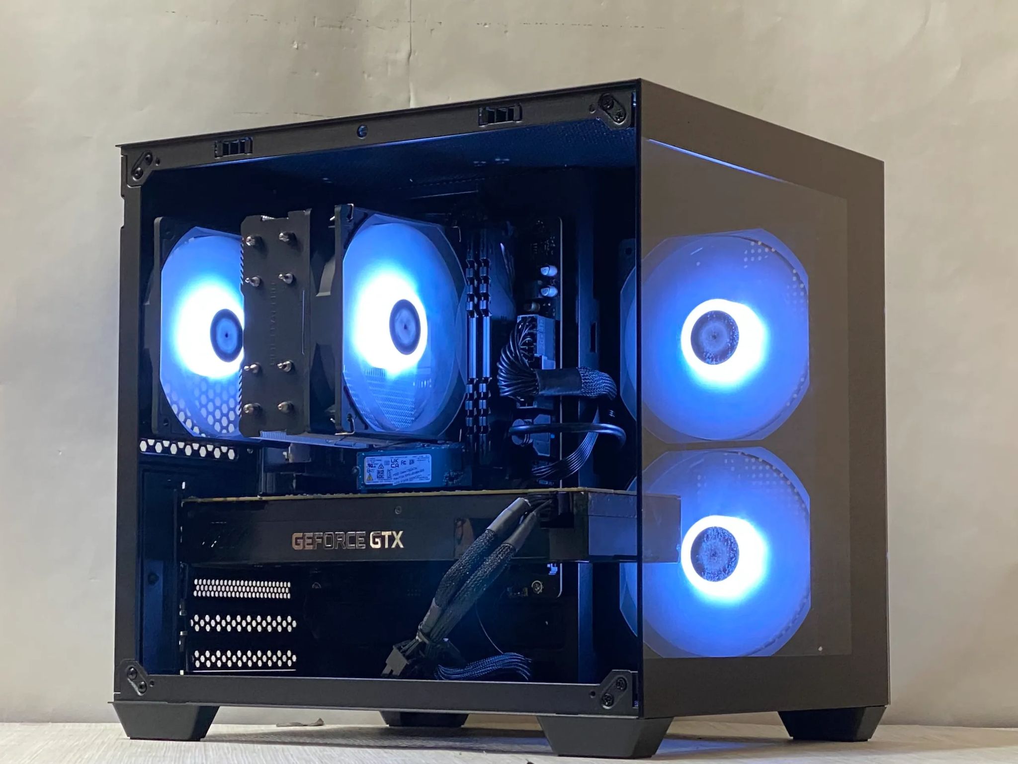 GTX 1070, Ryzen 5 2600, 16GB DDR4, 512GB NVMe SSD, WiFi - Budget Gaming PC