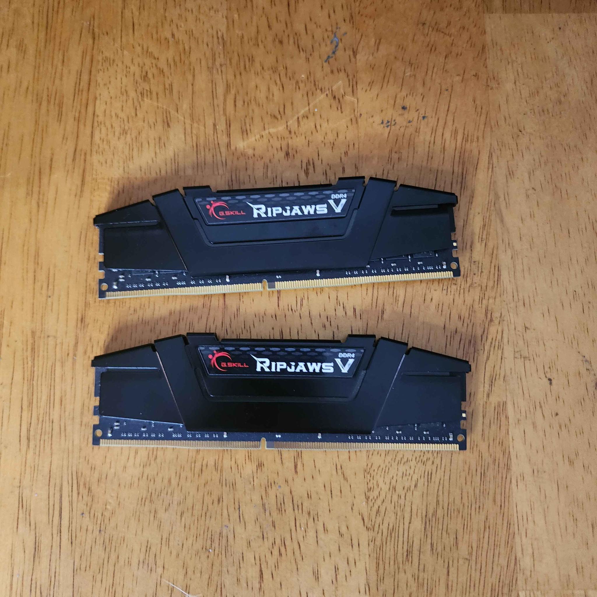 G.SKILL Ripjaws V Series (Intel XMP) DDR4 RAM 16GB (2x8GB) 3600MT/s CL16-19-19-39 1.35V