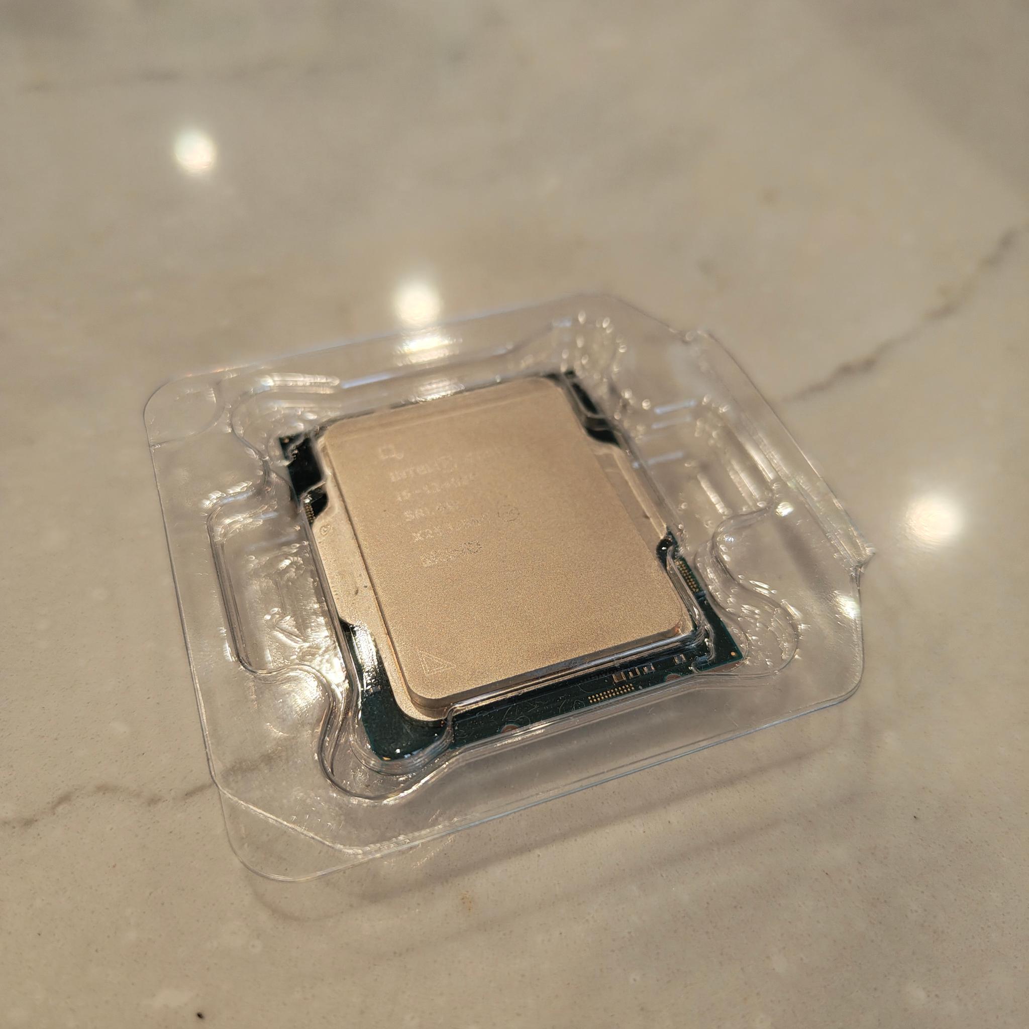 Intel Core i5-12400F (6 Cores, 12 Threads, 4.4Ghz Turbo)