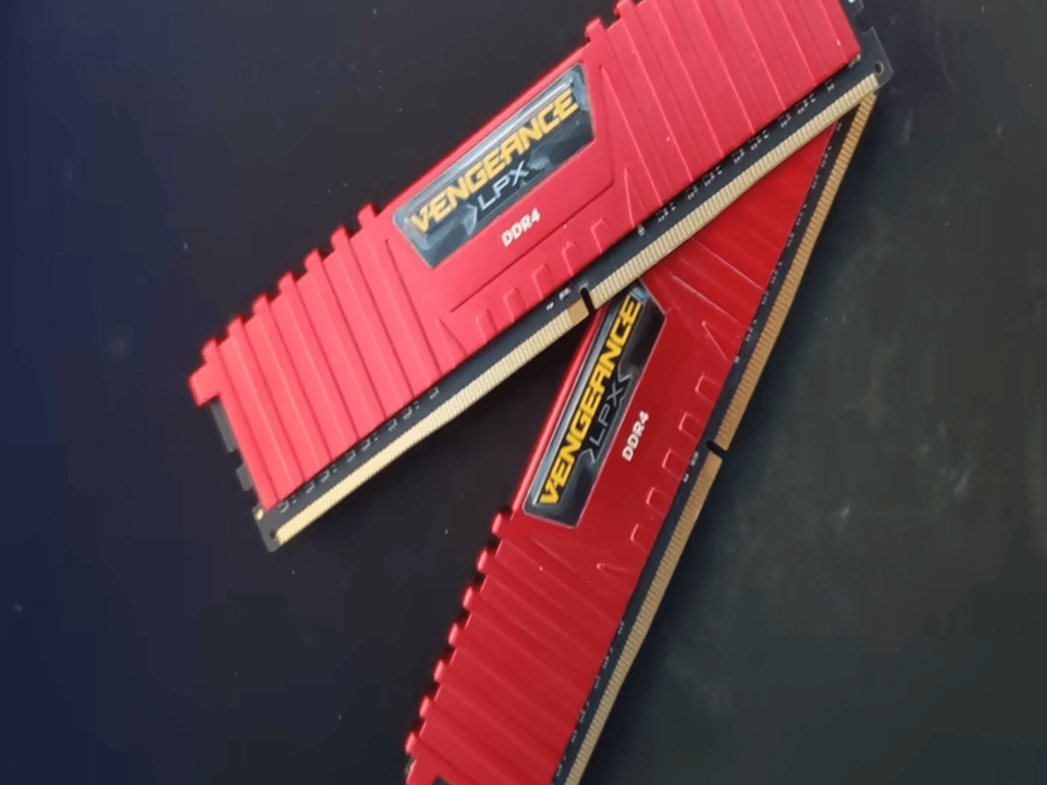 Corsair Vengeance 8 GB (2 x 4 GB) DDR4-3000Mhz Ram/Memory