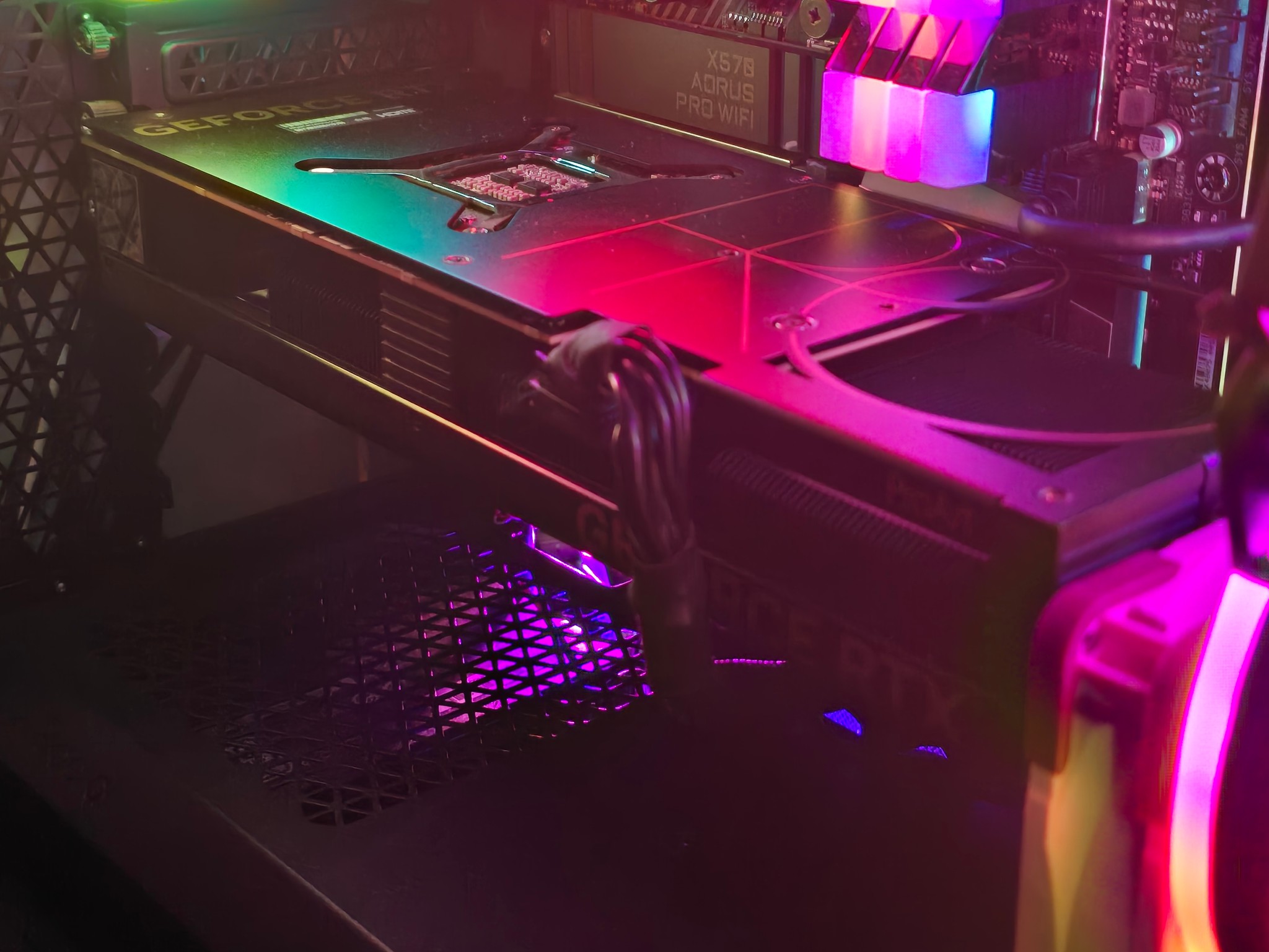 $900 Dollar Gaming PC - My boyfriends build - Works great, we just upgraded