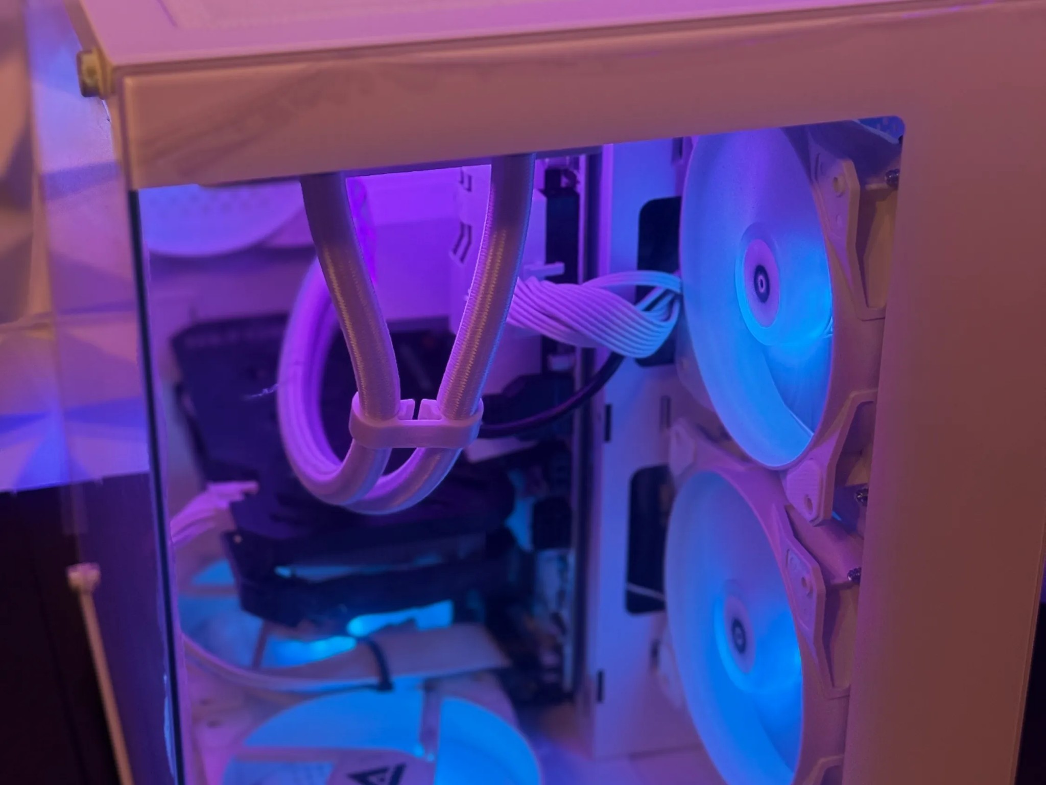SNOW STORM 2.0 | All-White RGB Gaming PC | RTX 4060 | Intel i7-12700KF | 32GB DDR5