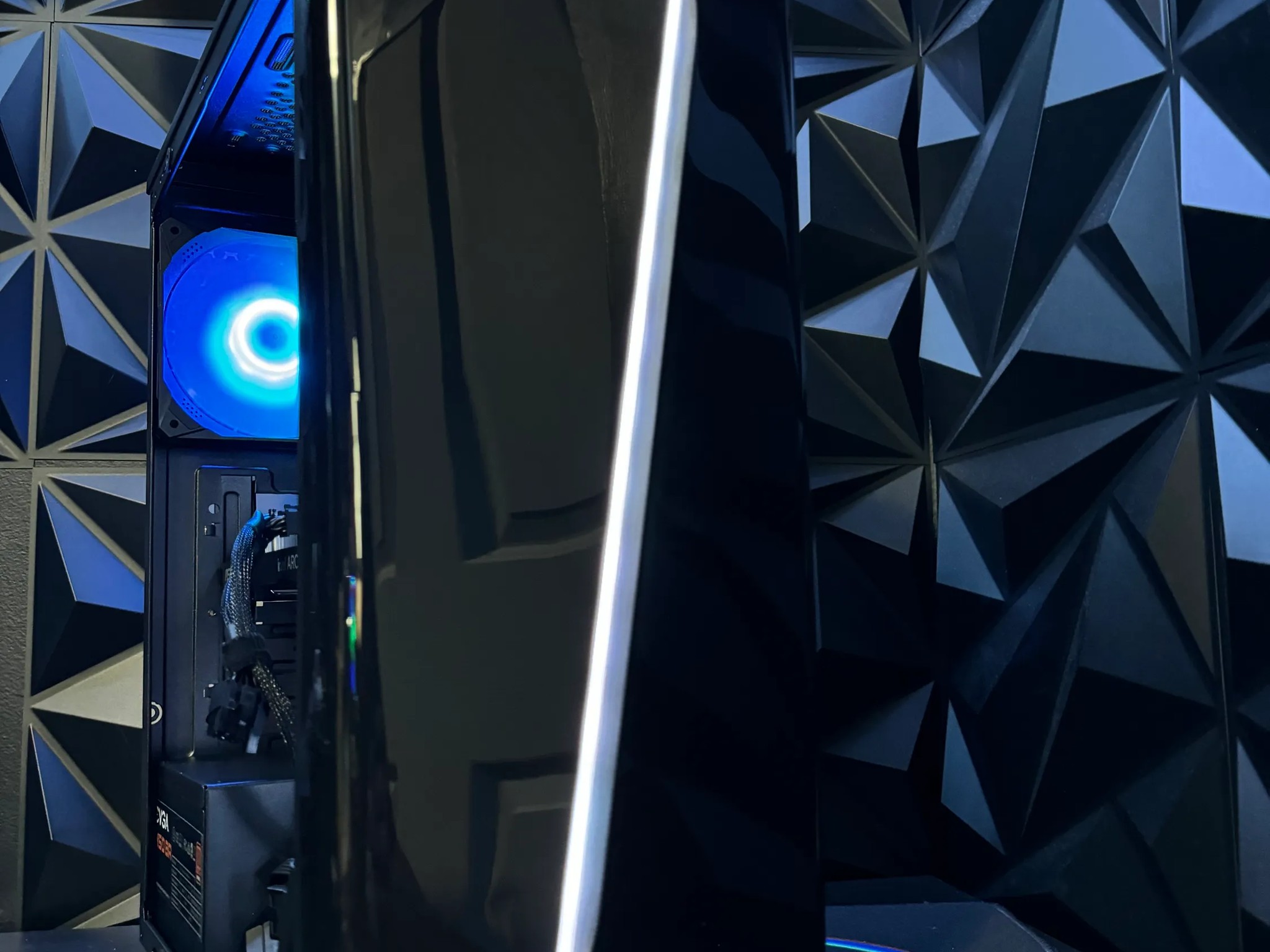 𖥔Black Budget Bomber𖥔 i5 6500|Intel Arc 380 | 16 GB DDR4 𖥔 Tusker Build 6580