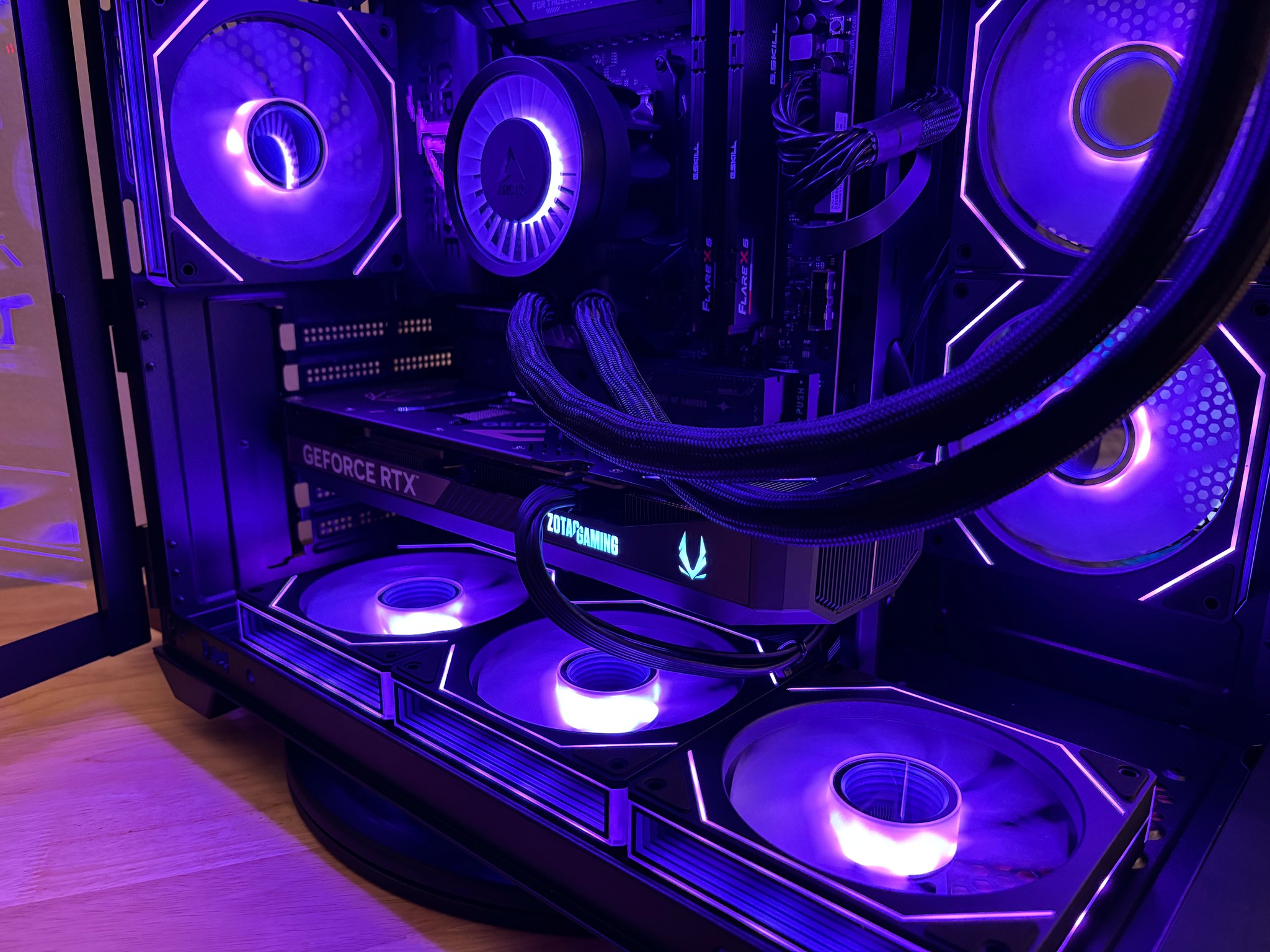GeForce RTX 5070 Ti Custom Gaming PC - Ryzen 7 7800X3D | Nvidia 5070 Ti | 32 GB DDR5