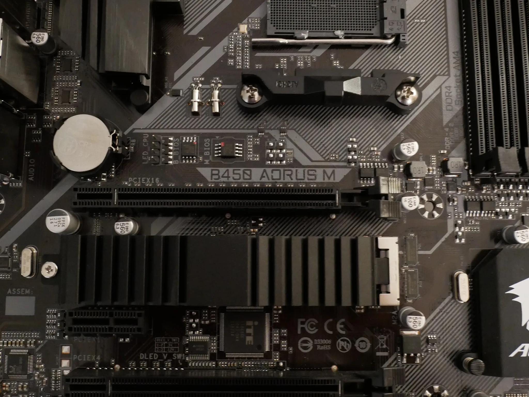 GIGABYTE B450 AORUS M AM4 Full set!