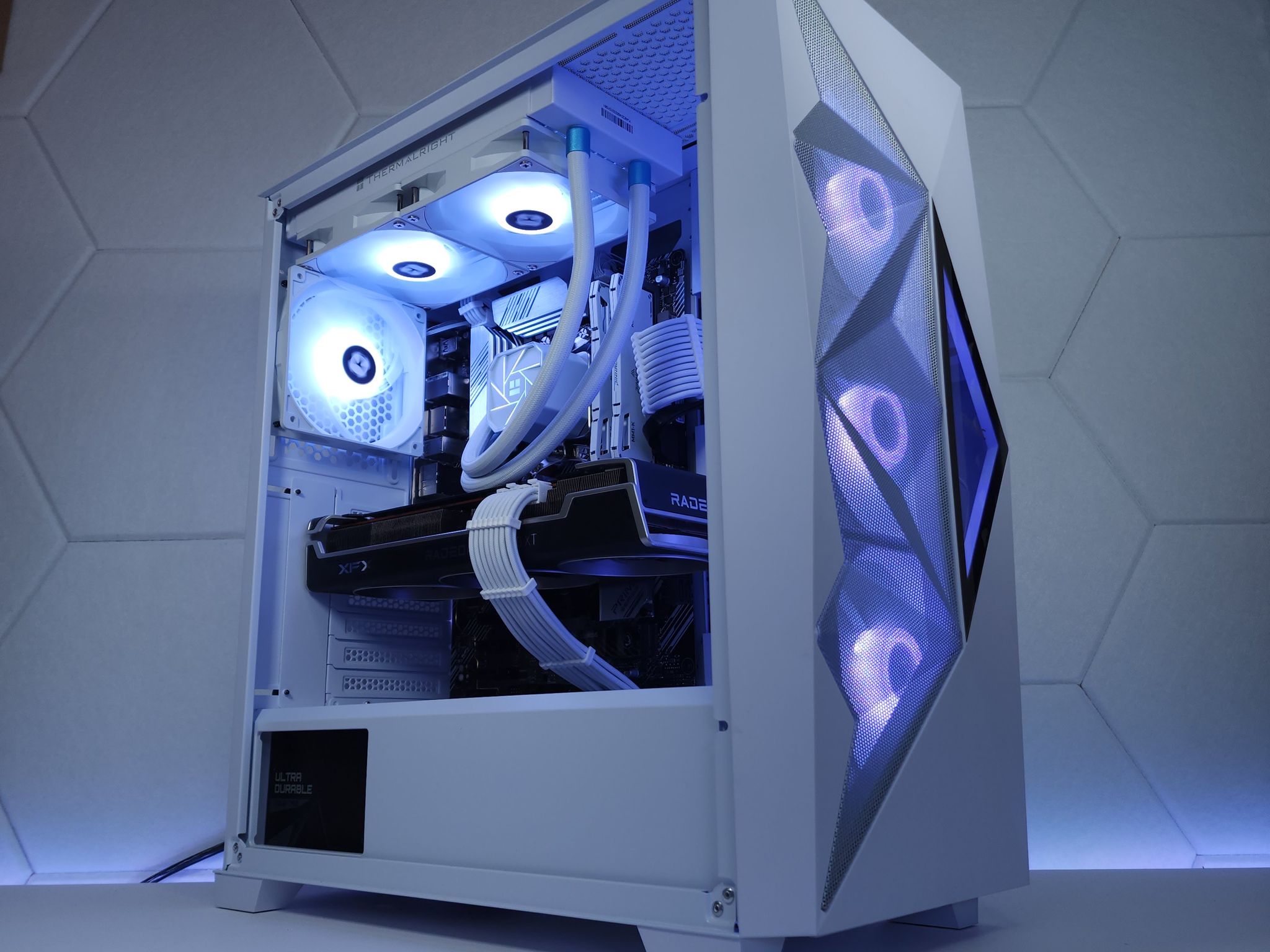 🤍💙RX 6700XT | Ryzen 5 5600G | 16GB 3200MHz | 1TB NVMe SSD