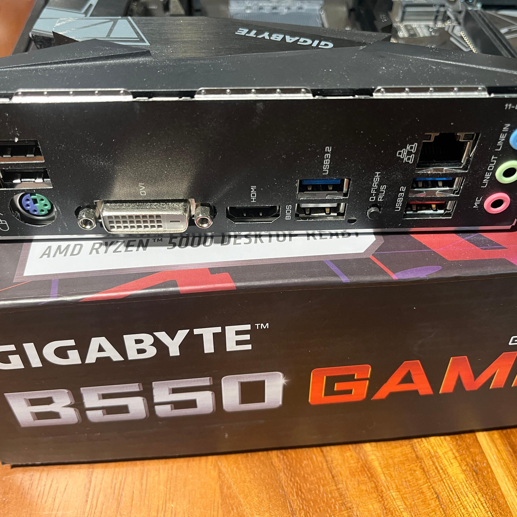 GIGABYTE B550 GAMING X V2 REV 1.3 AM4 AMD B550 SATA 6Gb/s USB 3.0 ATX Motherboard