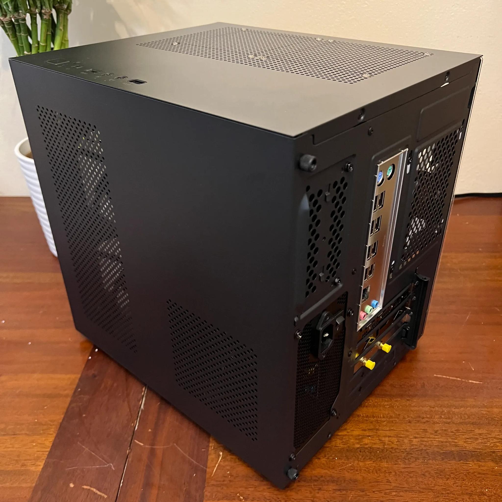 Water Cooled Intel 10 Core White Gaming PC RX 6600 8GB 1tb SSD 16GB RAM WIFi WINDOWS 11 Pro