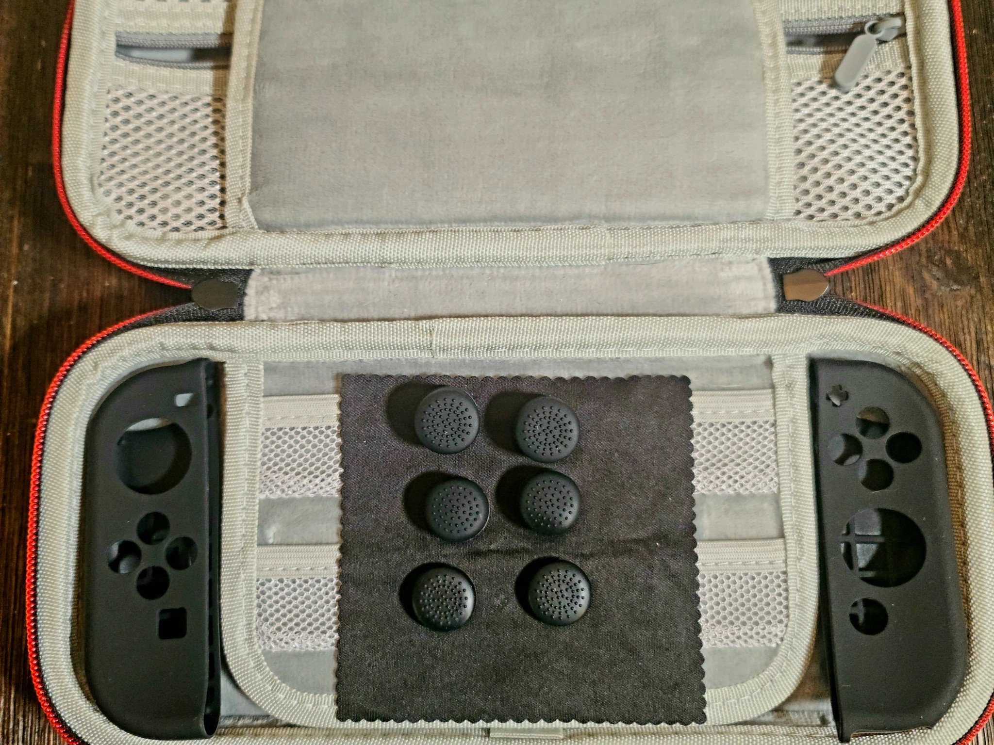 🔥Nintendo Switch OLED Bundle – Excellent Condition – Ready to Play