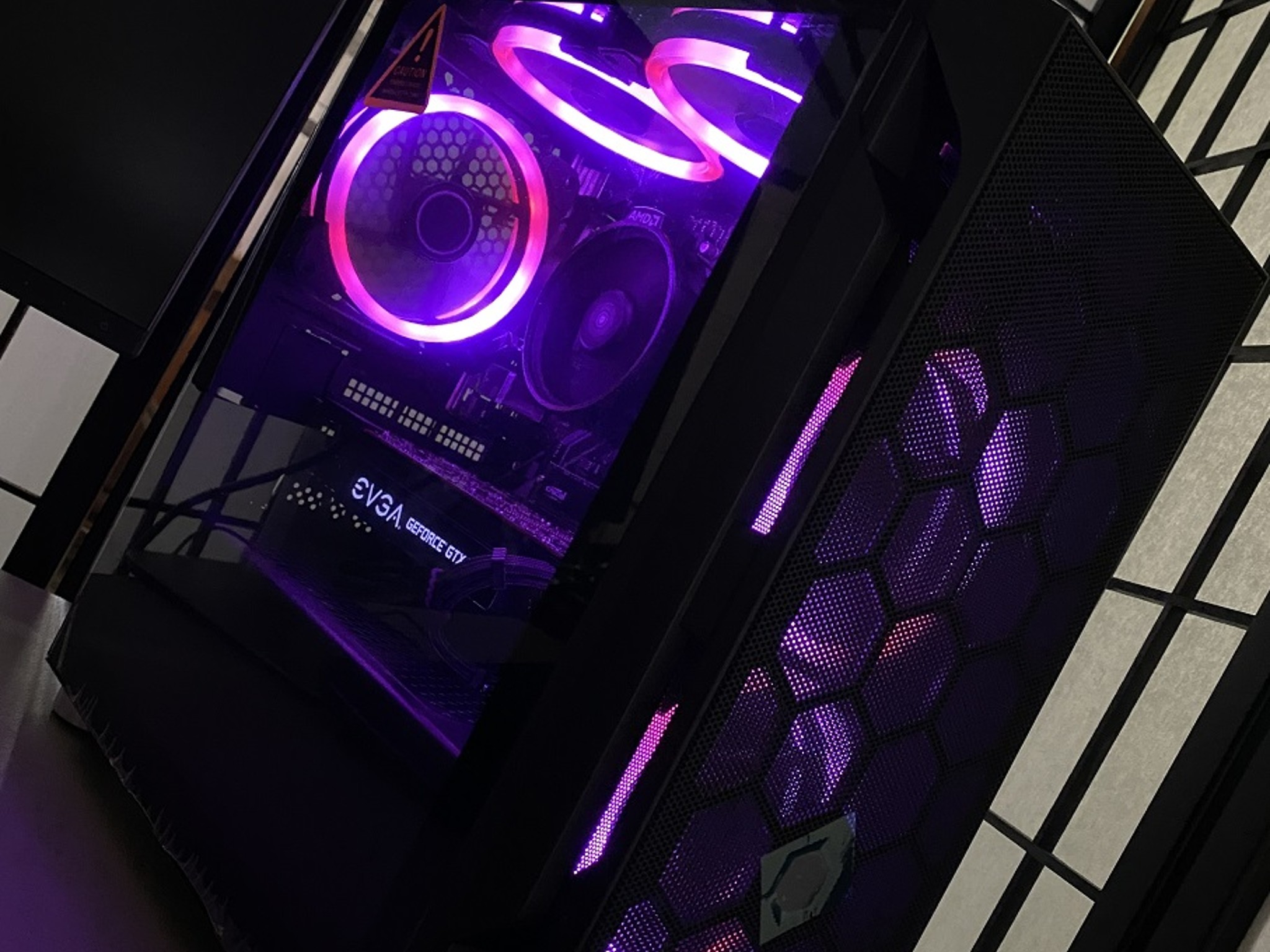 AMD Ryzen 5 3600x, nVidia GTX 1070 SC (8gb), DDR4 3200MHz 16GB (8x2), 1TB NVMe, 635W modular