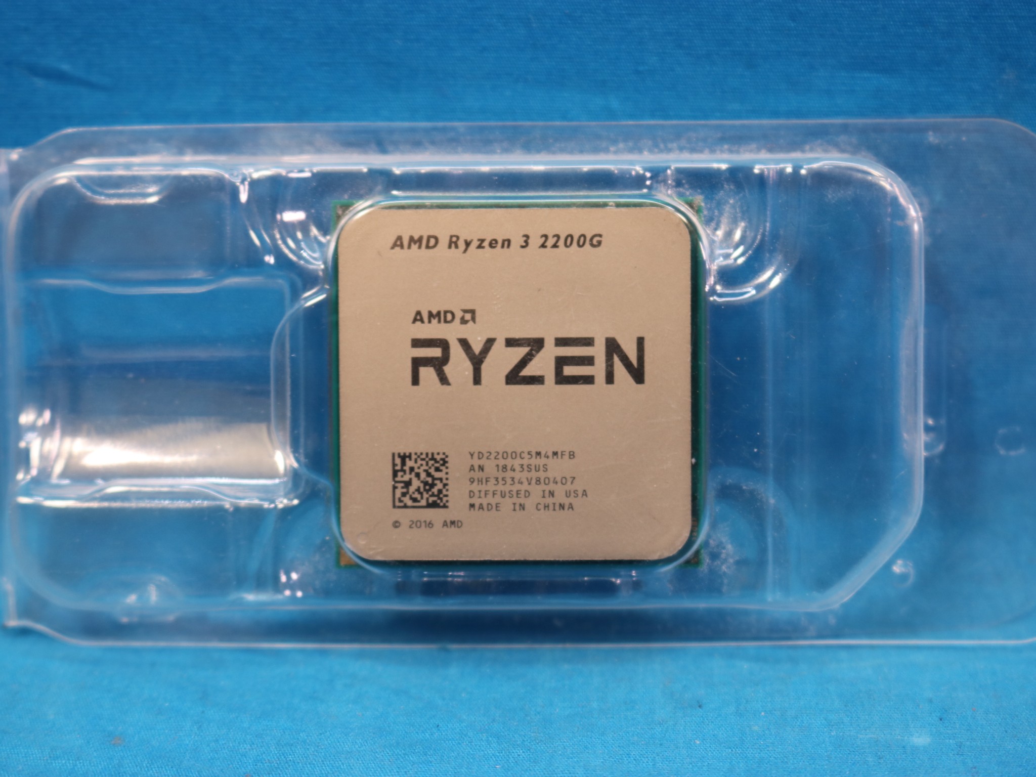 AMD Ryzen 3 2200G 3.50GHz Socket AM4 Quad-Core 4MB Desktop CPU - 4096063070
