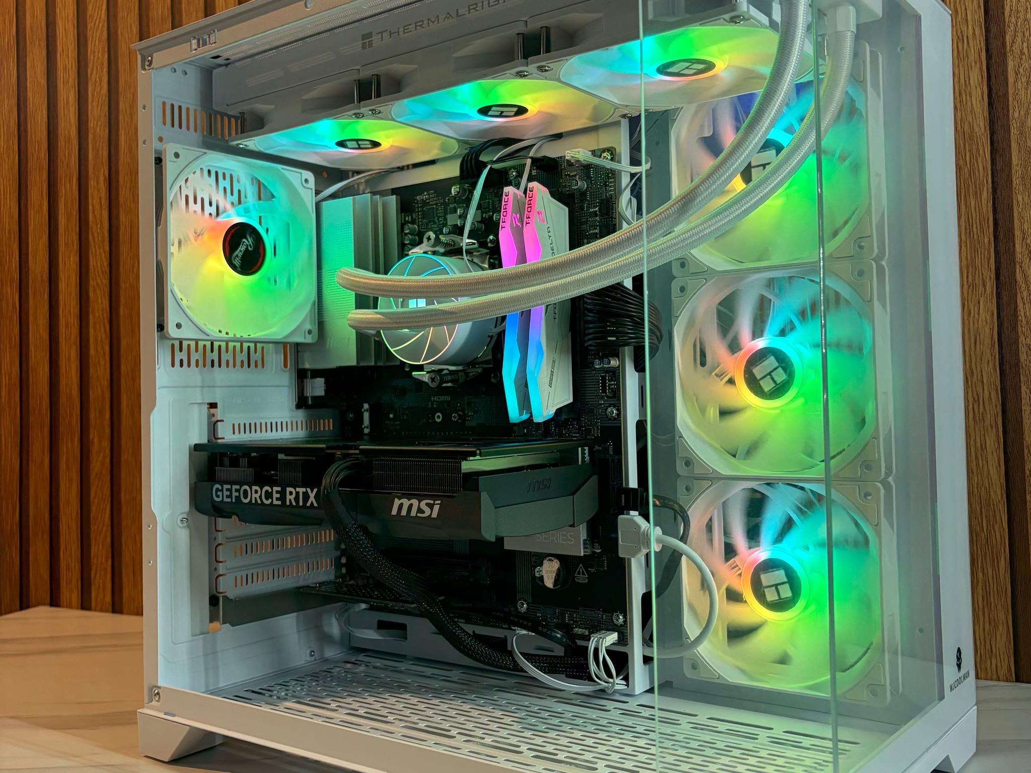 RTX 5070 | RYZEN 5 7600X | 1TB SSD | 16GB DDR5 | 360MM AIO