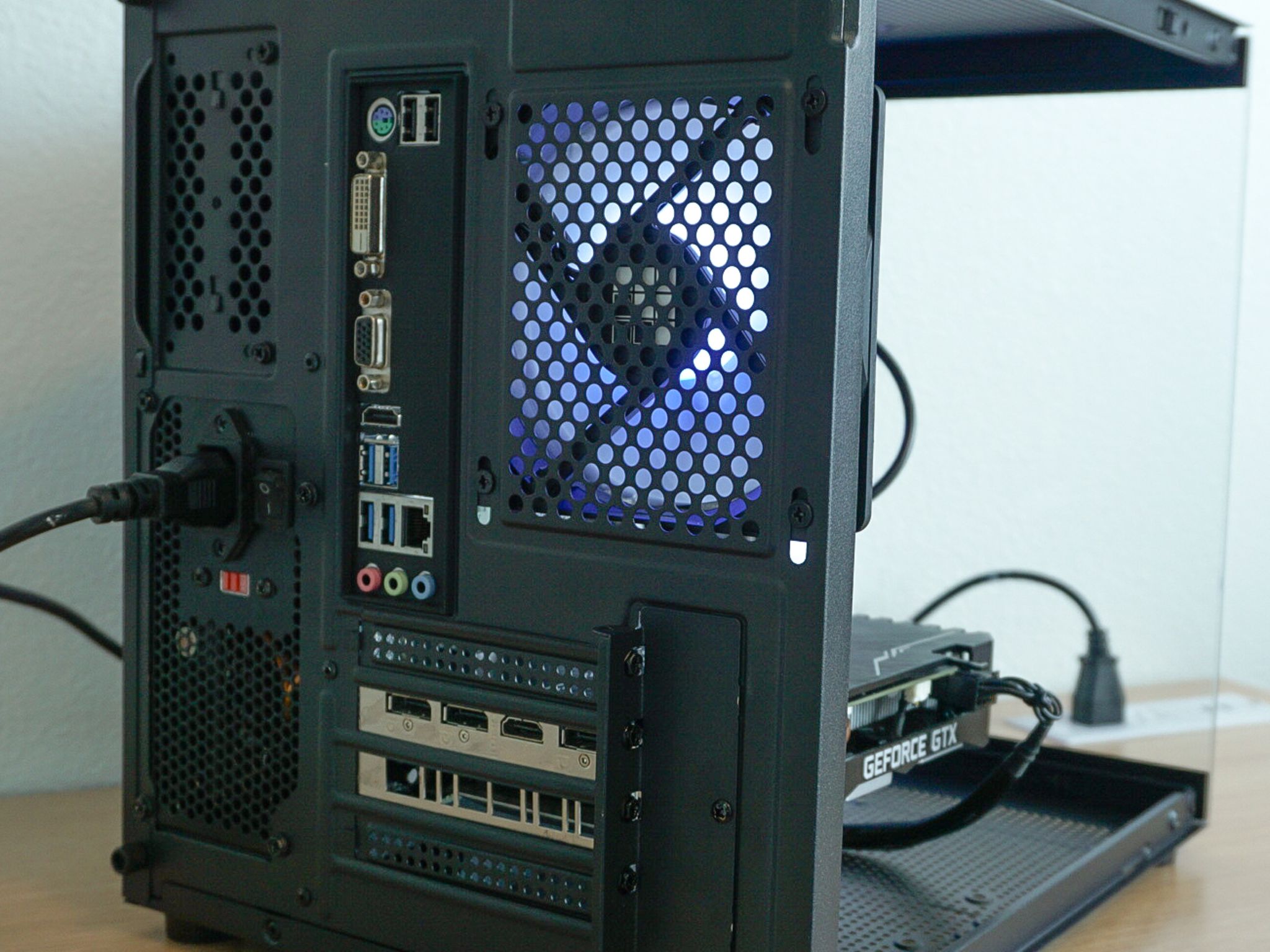 R7S - Ryzen 7 2700X / GTX 1660 Super 6GB / 16GB RAM DDR4 / 768GB Storage - Gaming PC 🚄FREE SHIP