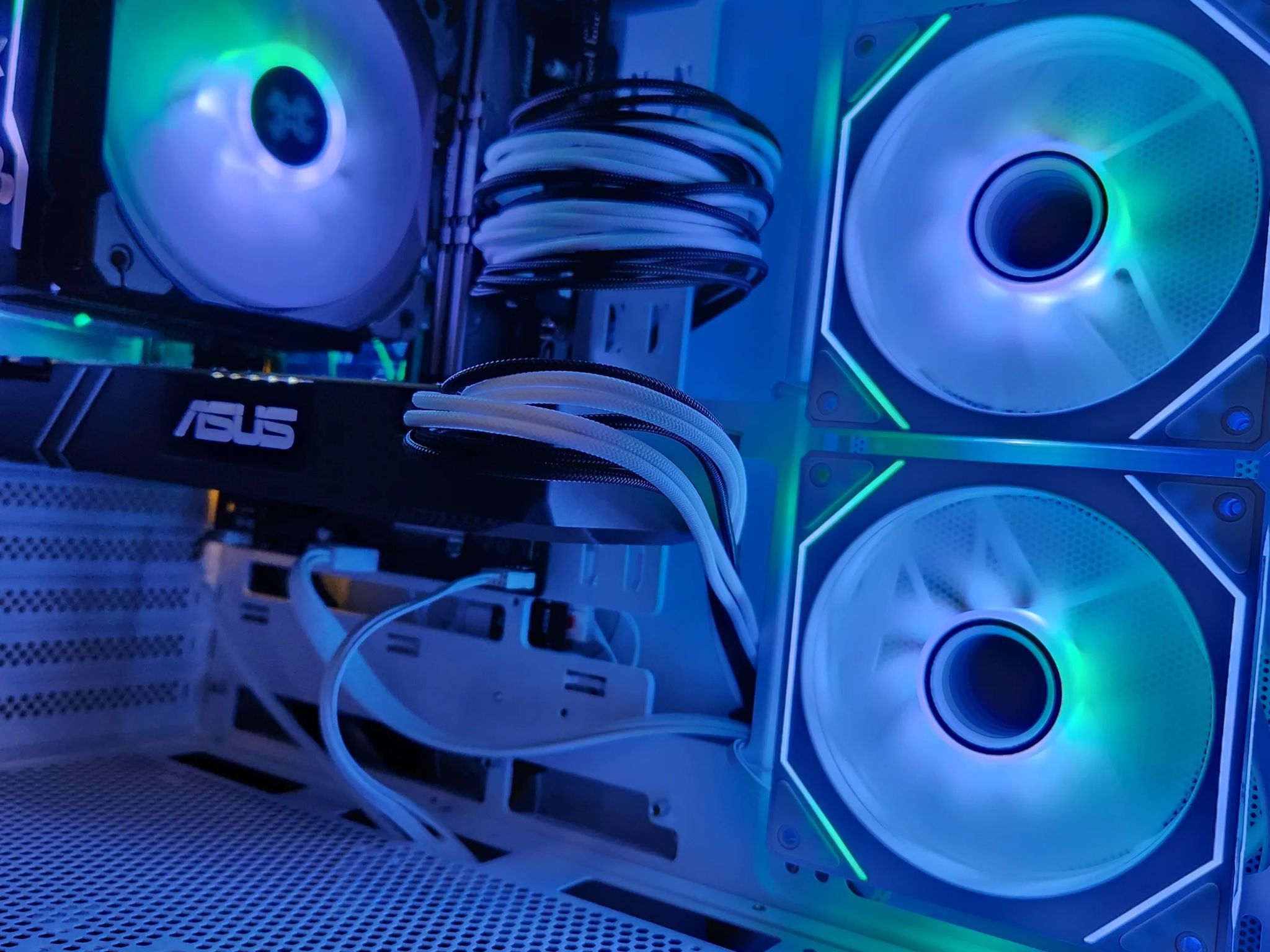 Custom Gaming PC | i5 9400F + GTX 1070 | 16GB DDR4, 512GB NVMe SSD, Windows 10 Preinstalled