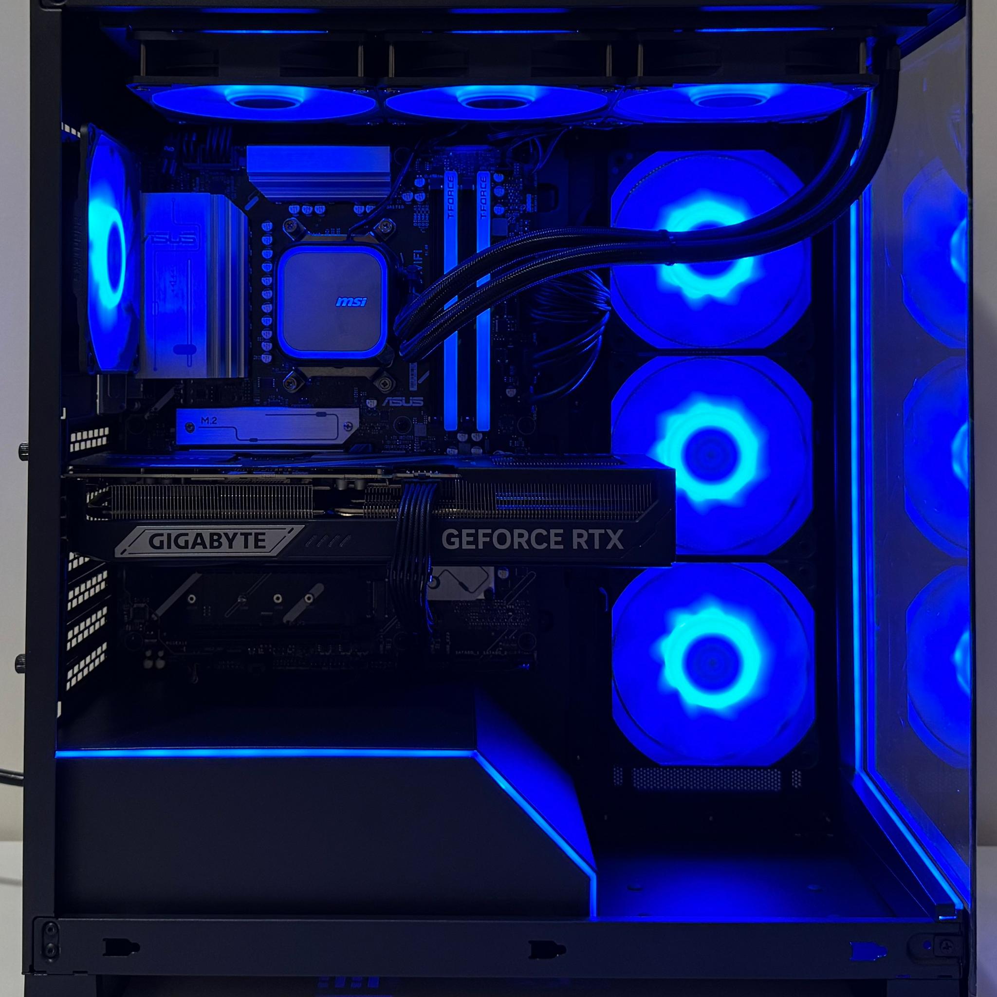 AMD Ryzen 7 7800X3D GeForce RTX 5070 Ti 32GB DDR5 RAM 1TB Gen5 NVMe SSD NZXT 850W Gold Gaming PC