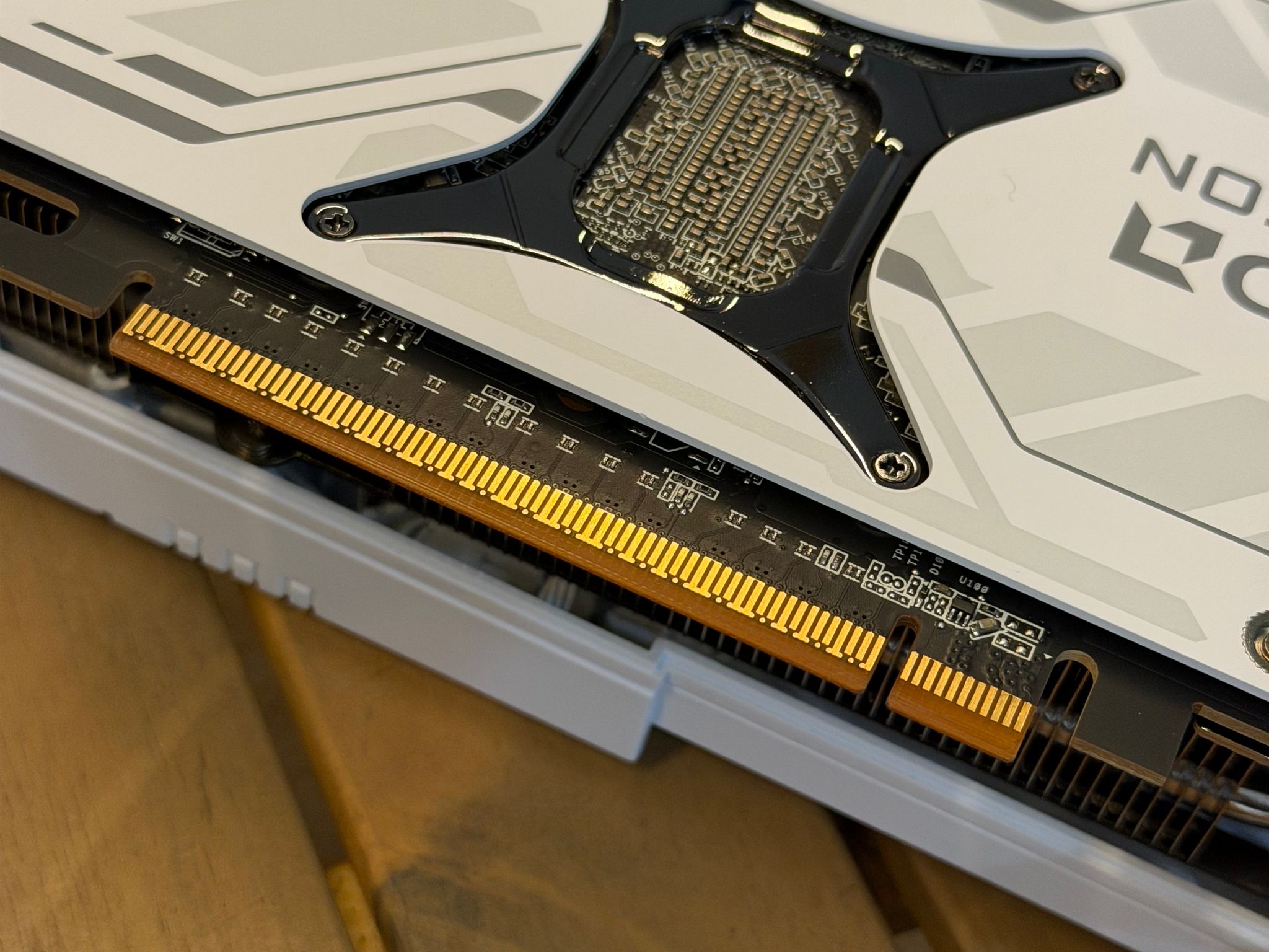 ASRock Steel Legend White RX 9070XT