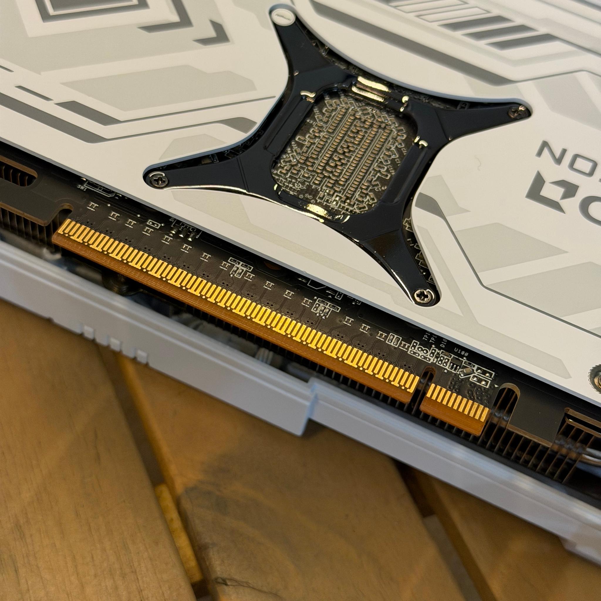 ASRock Steel Legend White RX 9070XT